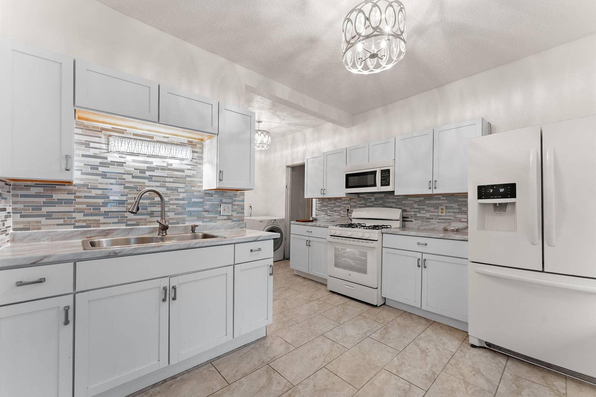 601 Sims Avenue, 98, Saint Paul, MN 55130 Kitchen