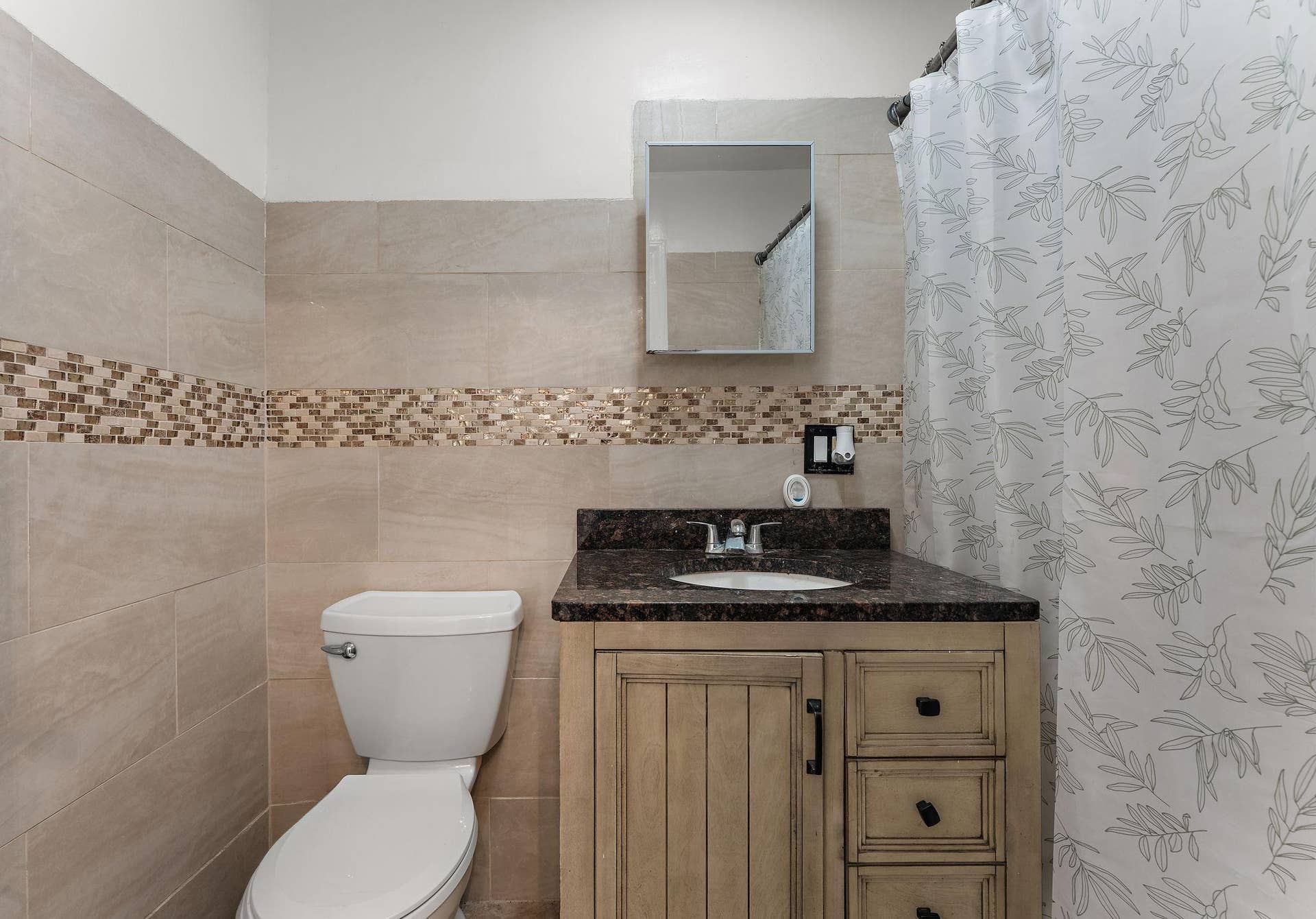 601 Sims Avenue, 98, Saint Paul, MN 55130 Bathroom