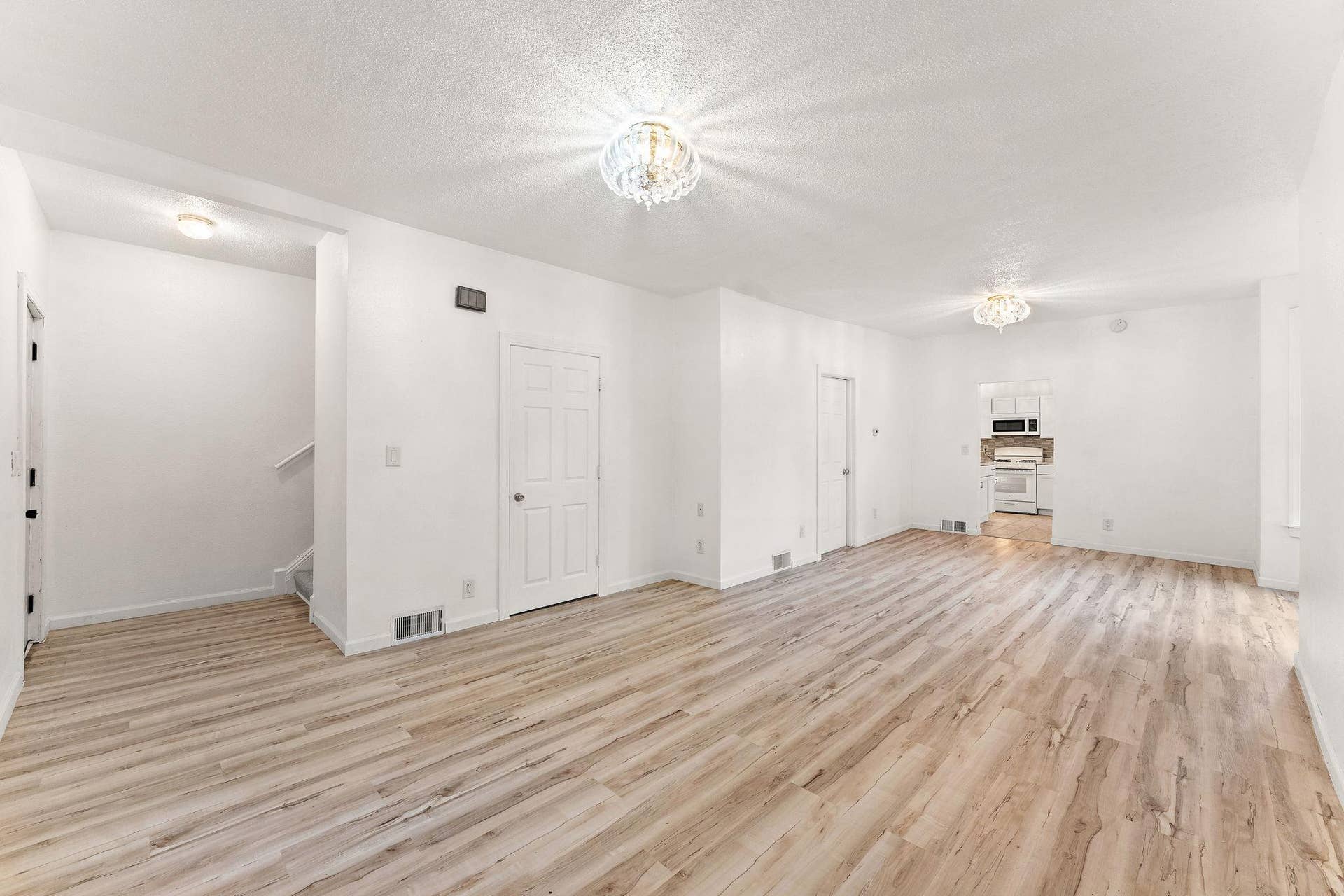 601 Sims Avenue, 98, Saint Paul, MN 55130 Living & Dining Areas