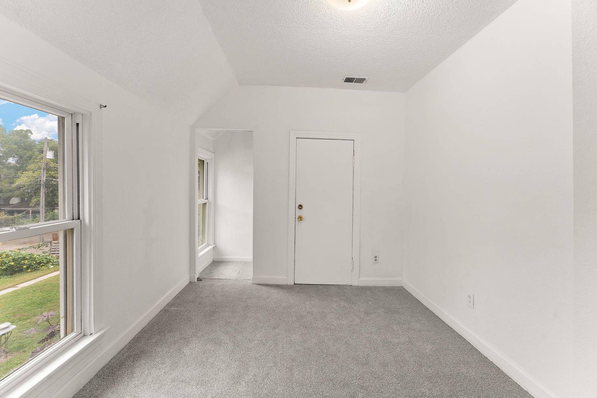 601 Sims Avenue, 98, Saint Paul, MN 55130 Bedroom