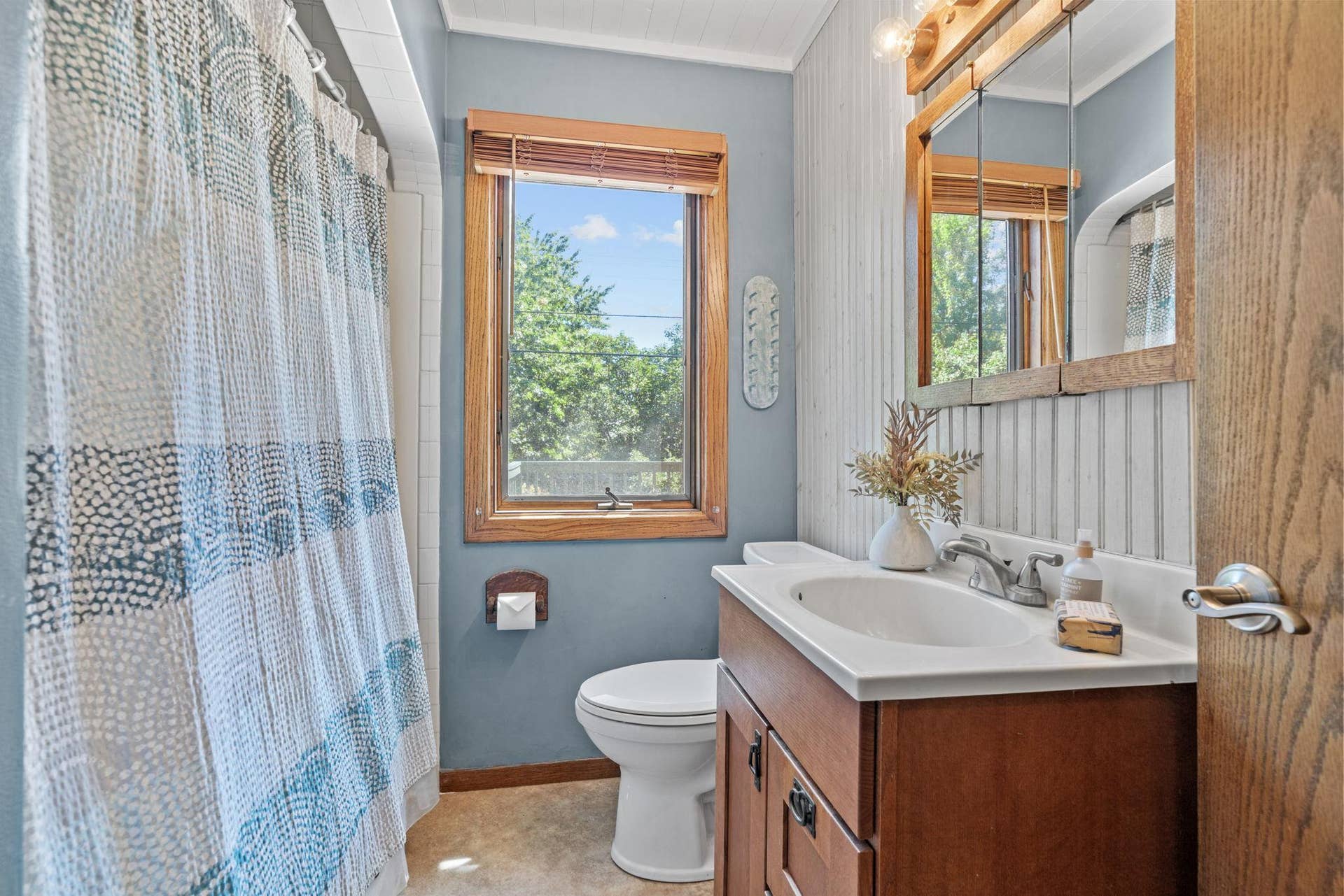 Main Floor Bathroom