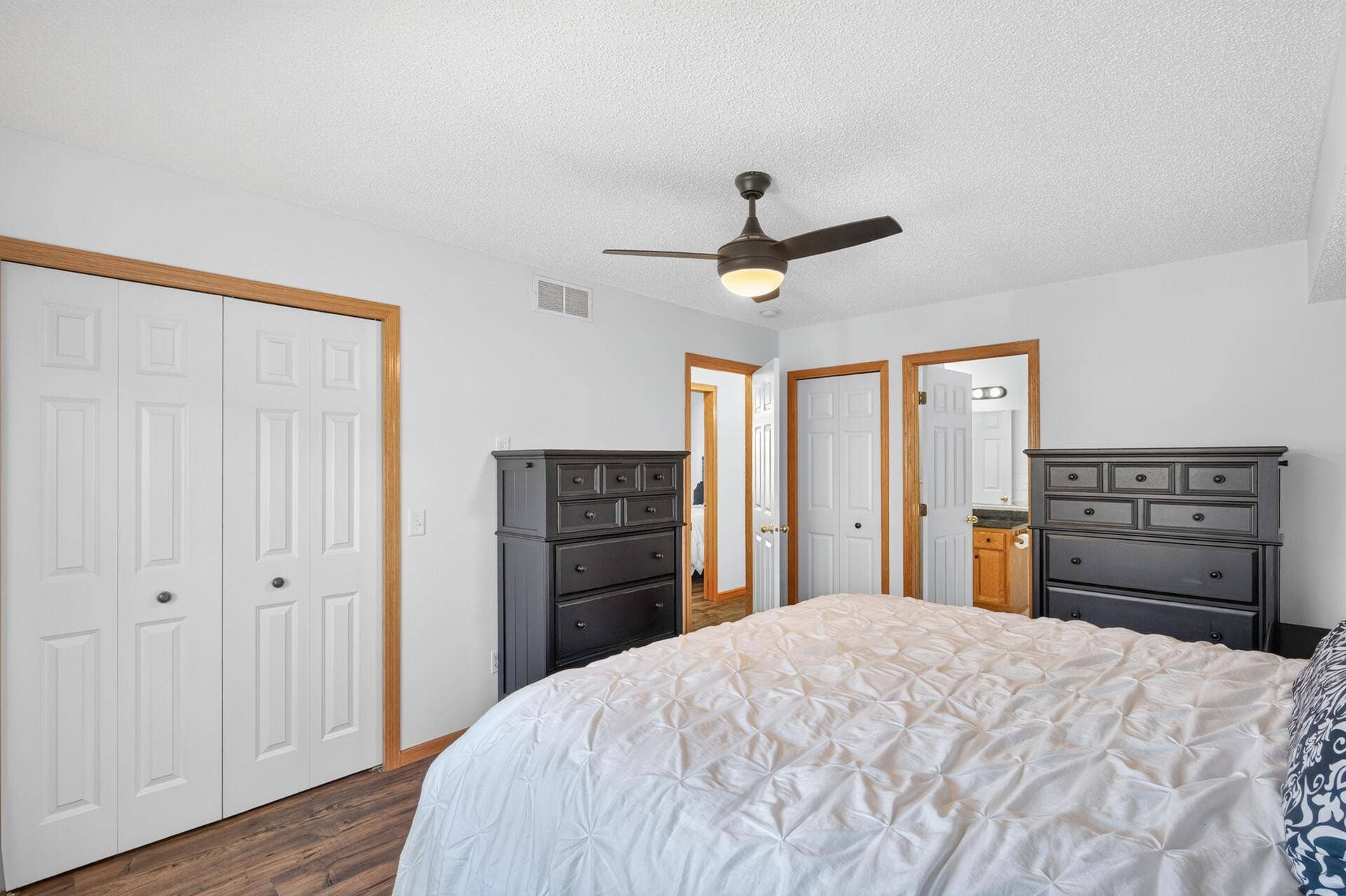 911 Cobblestone Lane, Belle Plaine, MN 56011 911 Cobblestone Lane, Belle Plaine, MN 56011