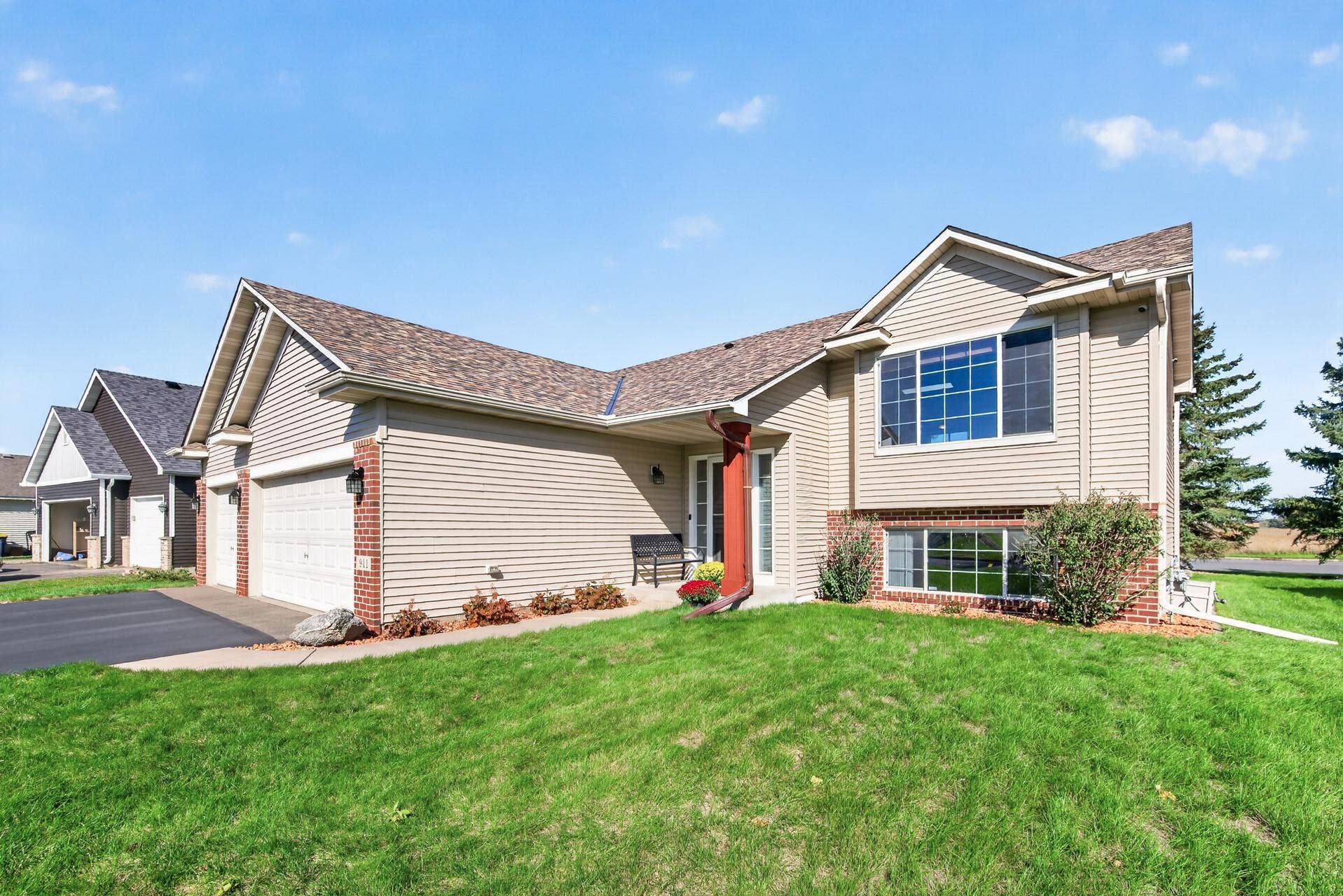 911 Cobblestone Lane, Belle Plaine, MN 56011 911 Cobblestone Lane, Belle Plaine, MN 56011