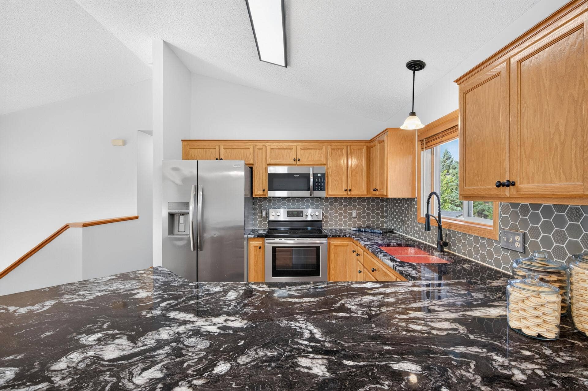911 Cobblestone Lane, Belle Plaine, MN 56011 911 Cobblestone Lane, Belle Plaine, MN 56011