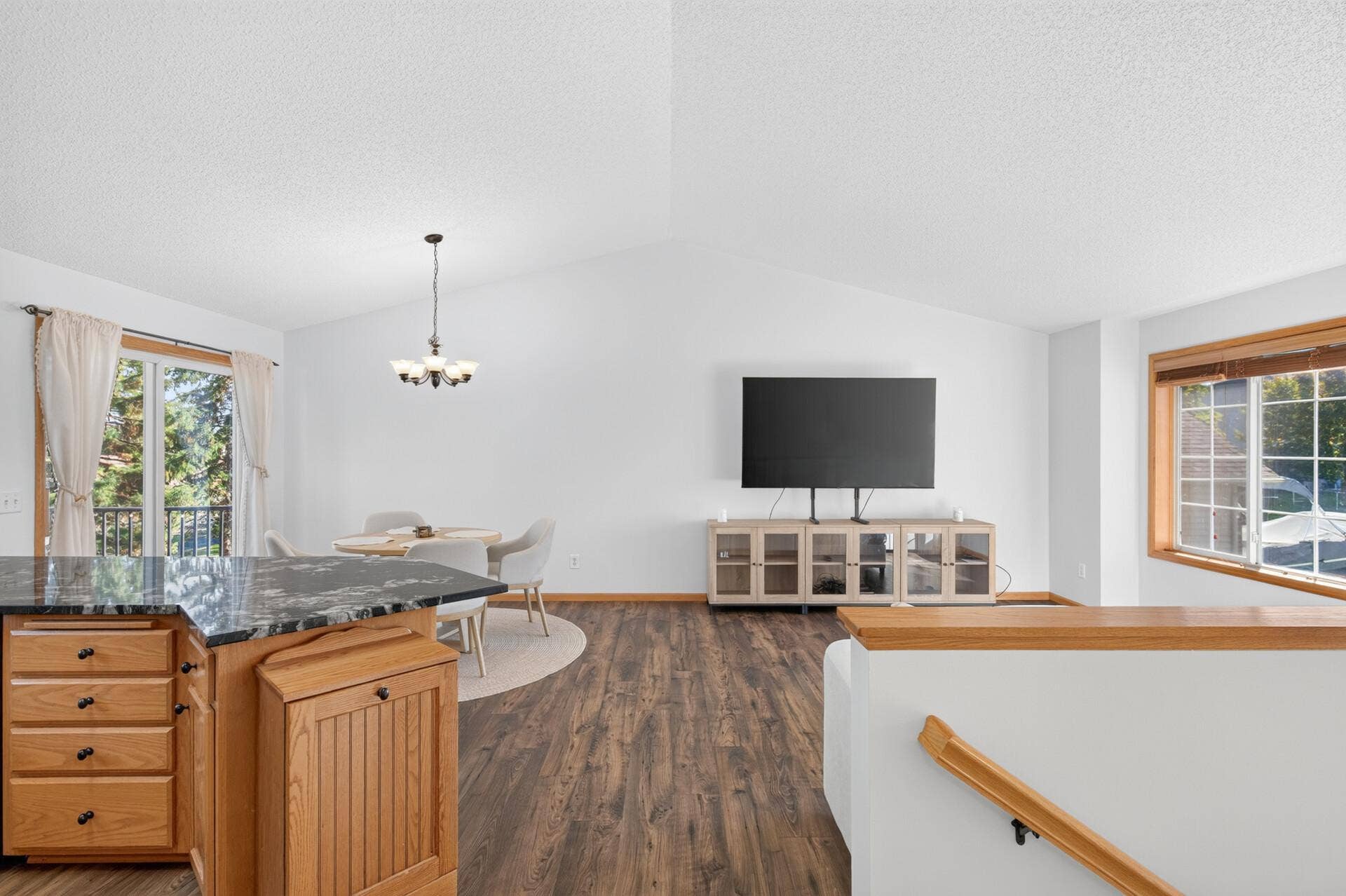 911 Cobblestone Lane, Belle Plaine, MN 56011 911 Cobblestone Lane, Belle Plaine, MN 56011