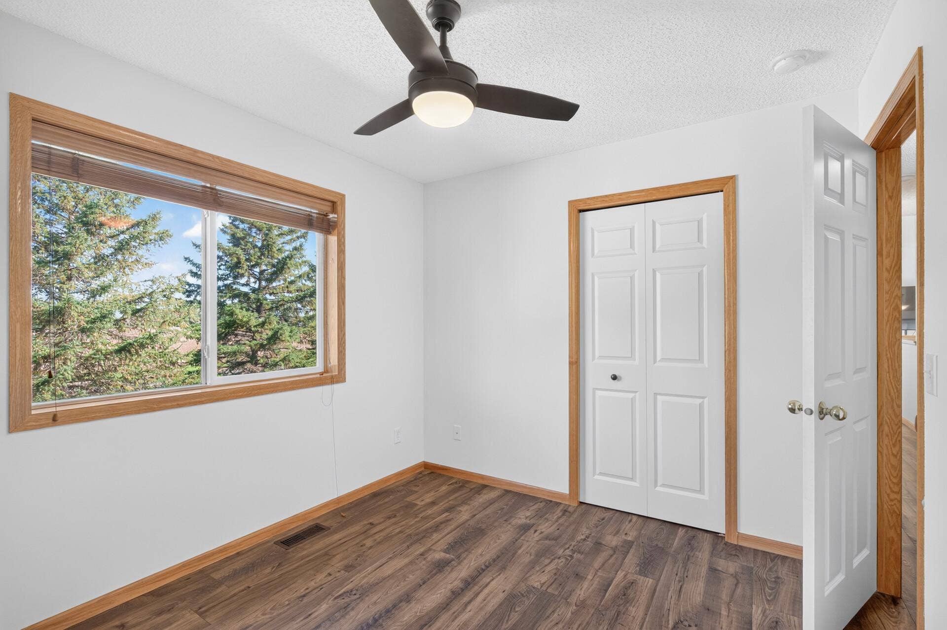 911 Cobblestone Lane, Belle Plaine, MN 56011 911 Cobblestone Lane, Belle Plaine, MN 56011