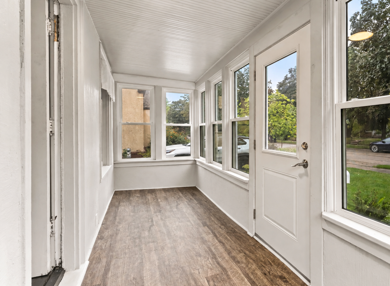 4414 42nd Avenue S, 32, Minneapolis, MN 55406 20-web-or-mls-4414 42nd Ave S-5 edit.png