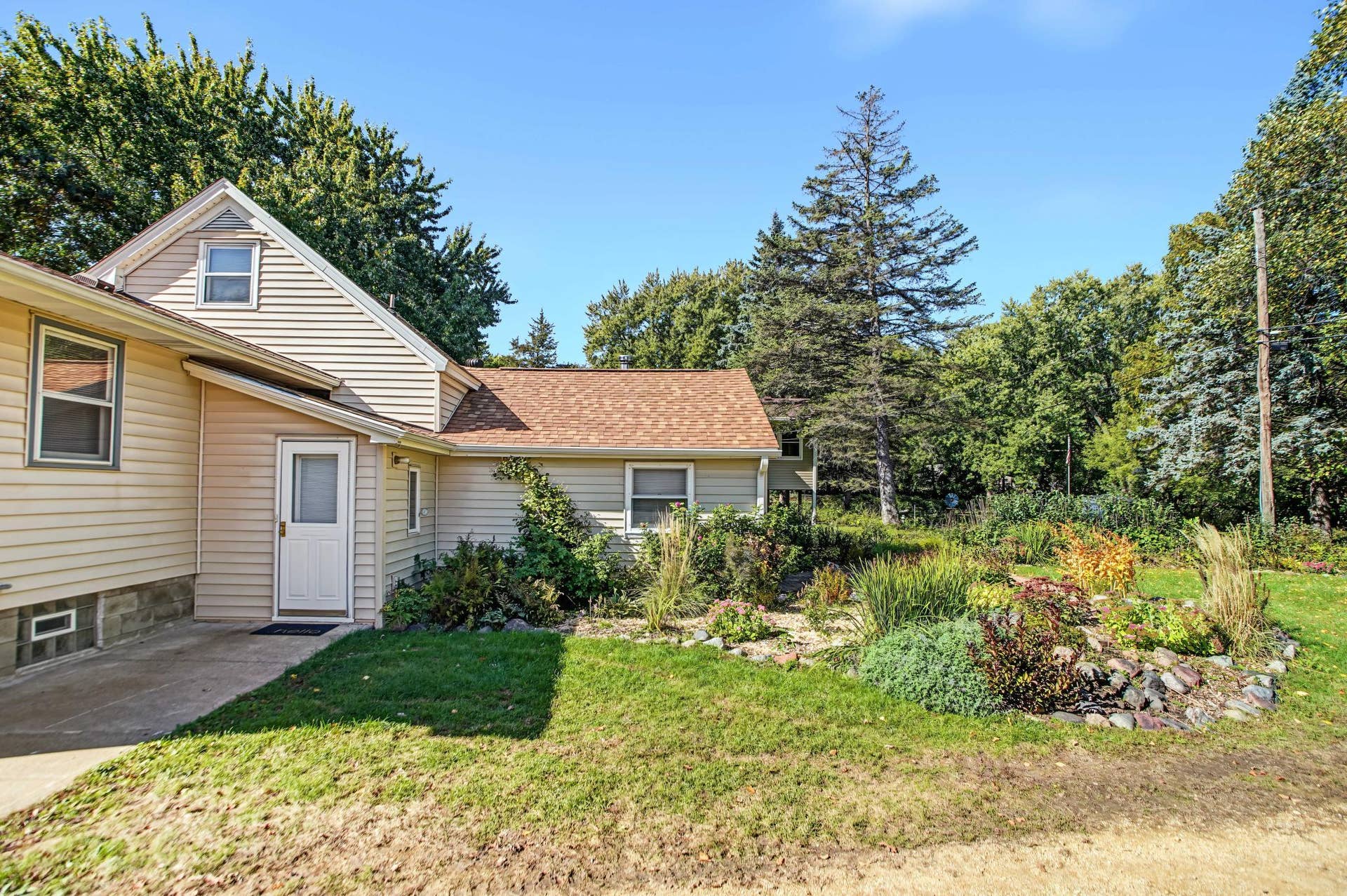 7918 Stillwater Boulevard N, Oakdale, MN 55128 7918 Stillwater Boulevard N, Oakdale, MN 55128