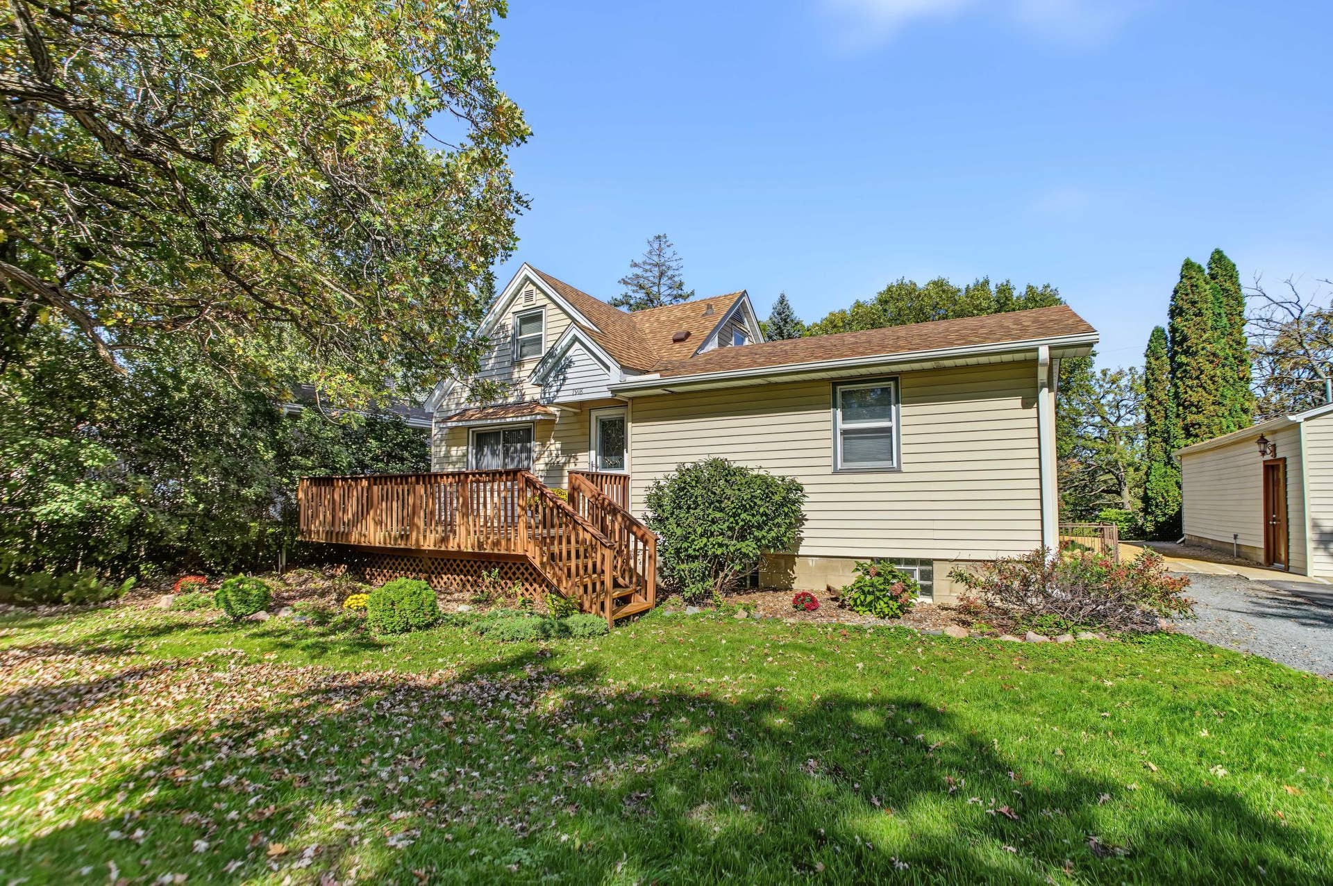 7918 Stillwater Boulevard N, Oakdale, MN 55128 7918 Stillwater Boulevard N, Oakdale, MN 55128