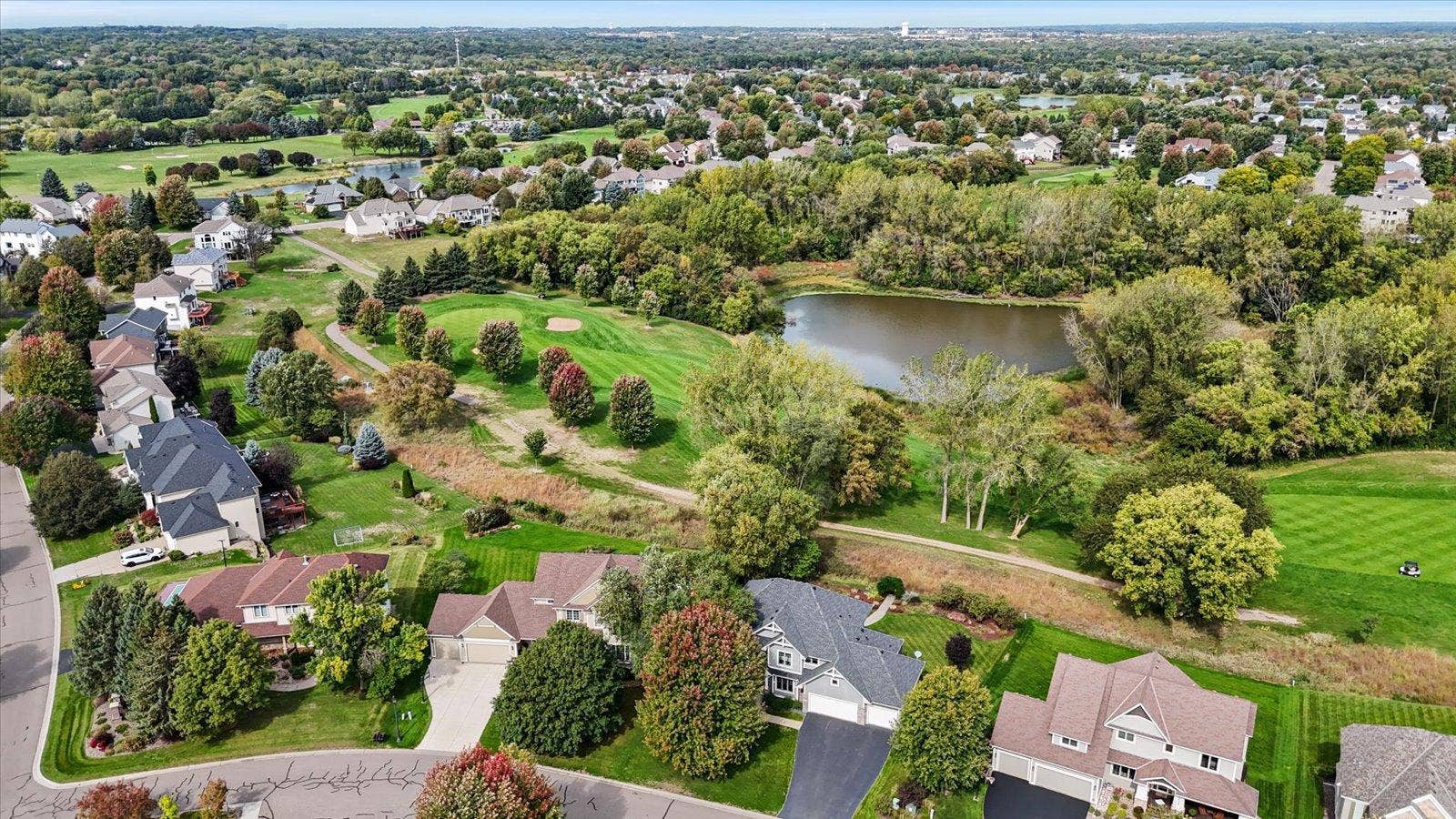 10520 Pinnacle Way, Woodbury, MN 55129 10520 Pinnacle Way, Woodbury, MN 55129
