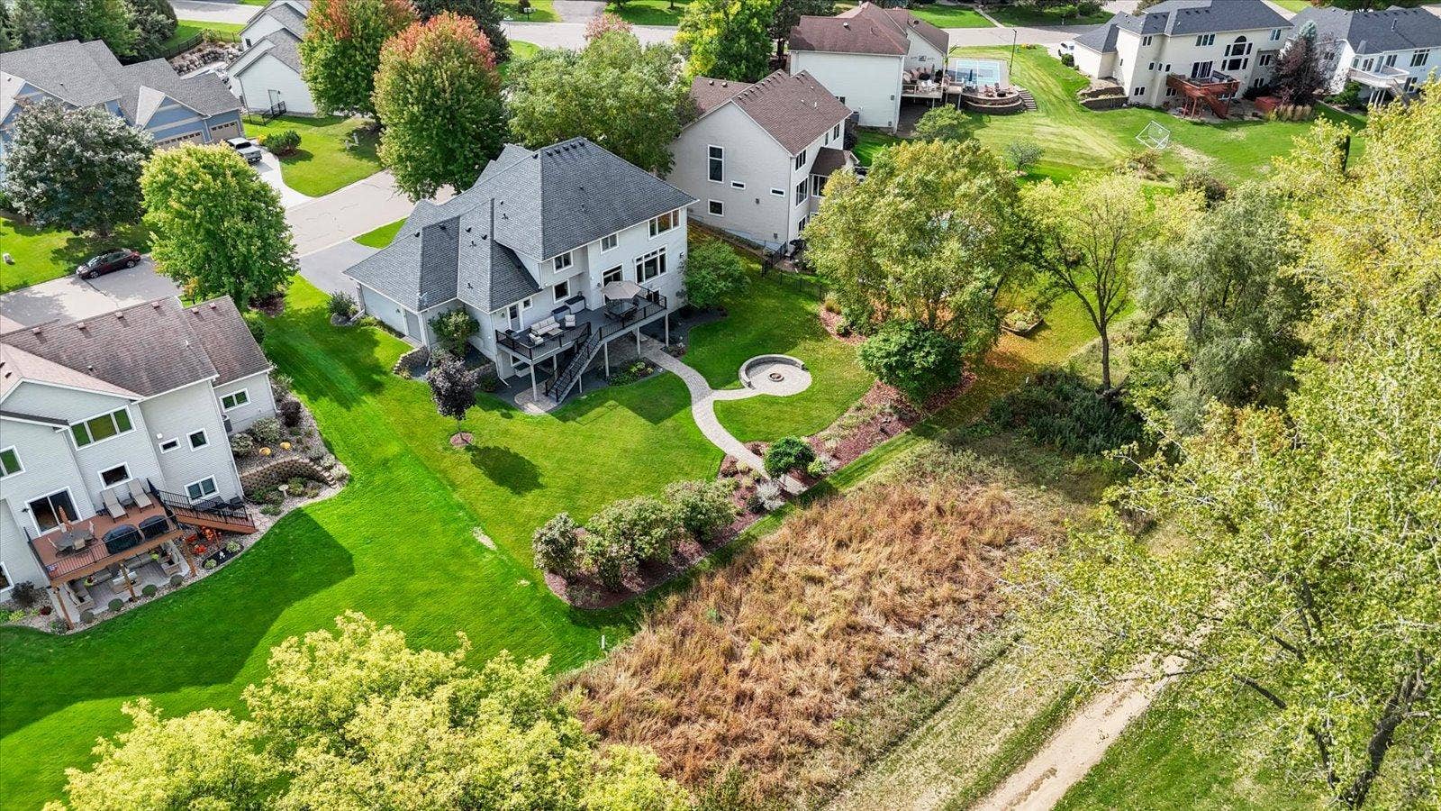 10520 Pinnacle Way, Woodbury, MN 55129 10520 Pinnacle Way, Woodbury, MN 55129