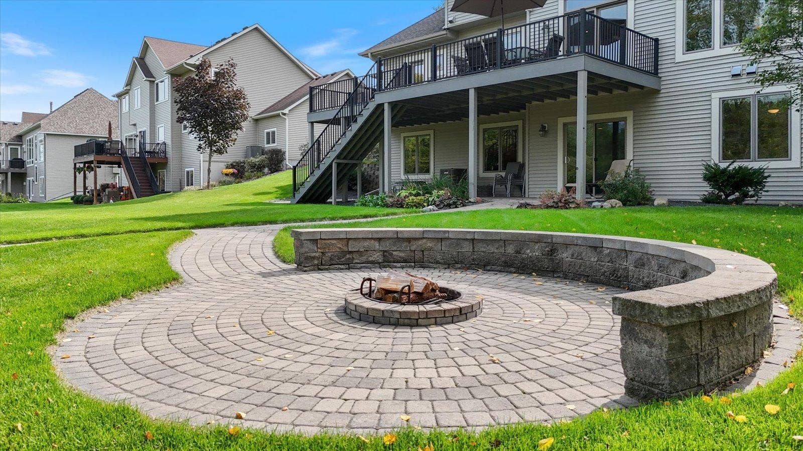 10520 Pinnacle Way, Woodbury, MN 55129 S'mores anyone?