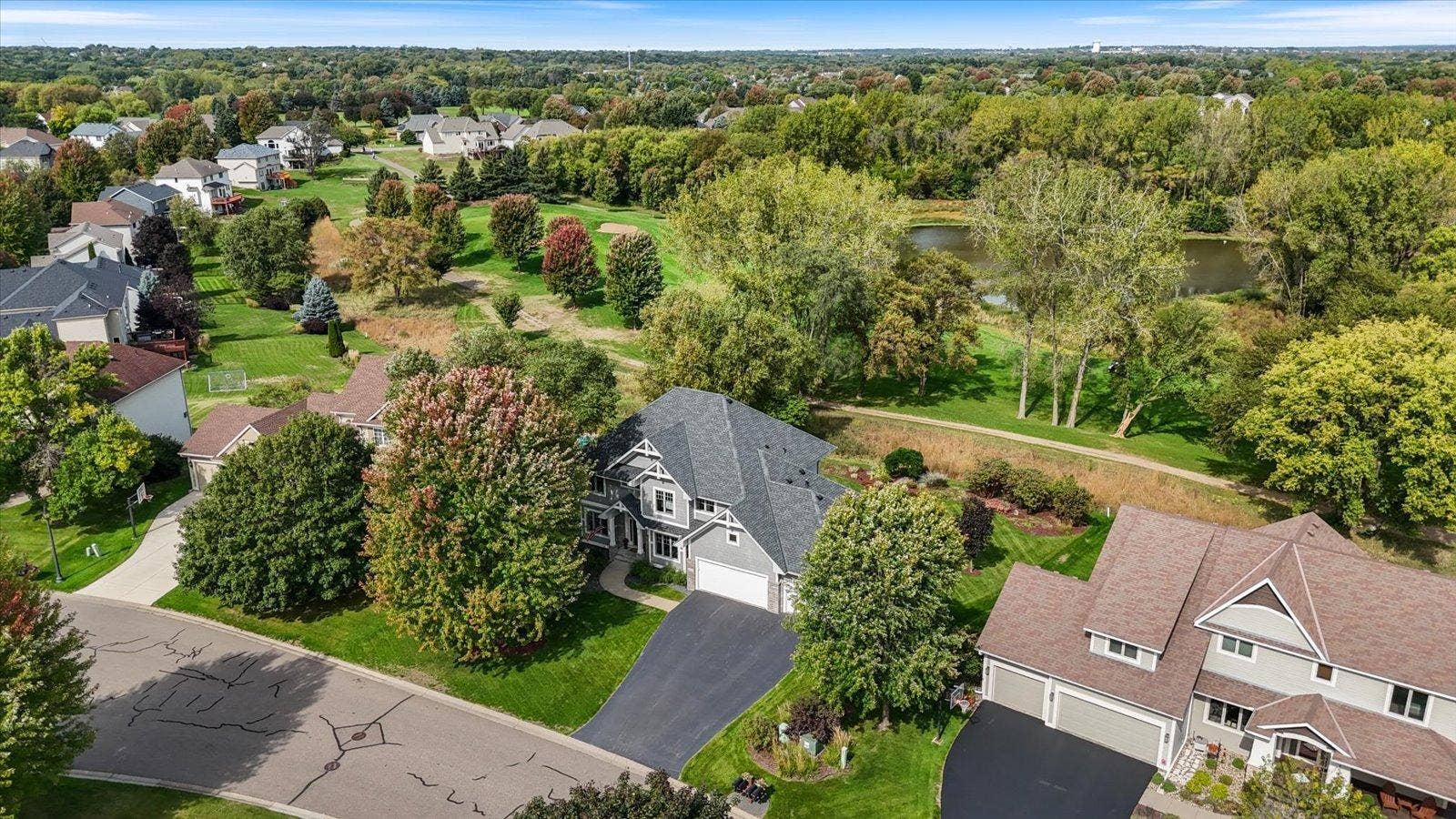 10520 Pinnacle Way, Woodbury, MN 55129 10520 Pinnacle Way, Woodbury, MN 55129