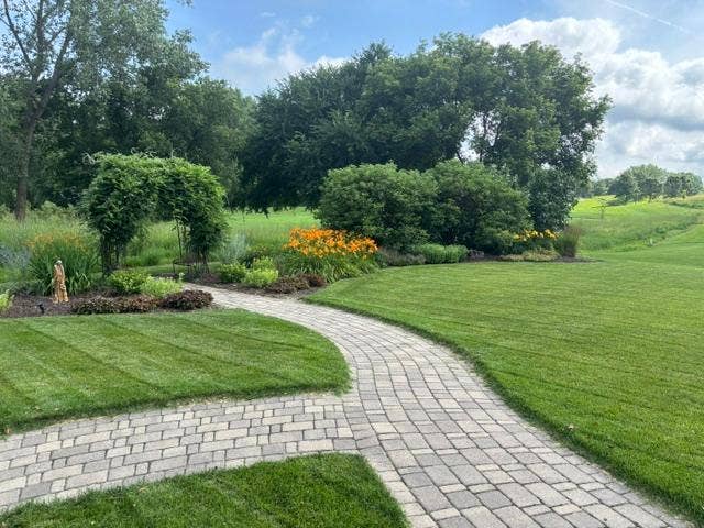 10520 Pinnacle Way, Woodbury, MN 55129 10520 Pinnacle Way, Woodbury, MN 55129