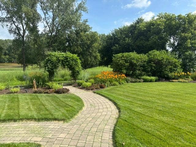 10520 Pinnacle Way, Woodbury, MN 55129 10520 Pinnacle Way, Woodbury, MN 55129