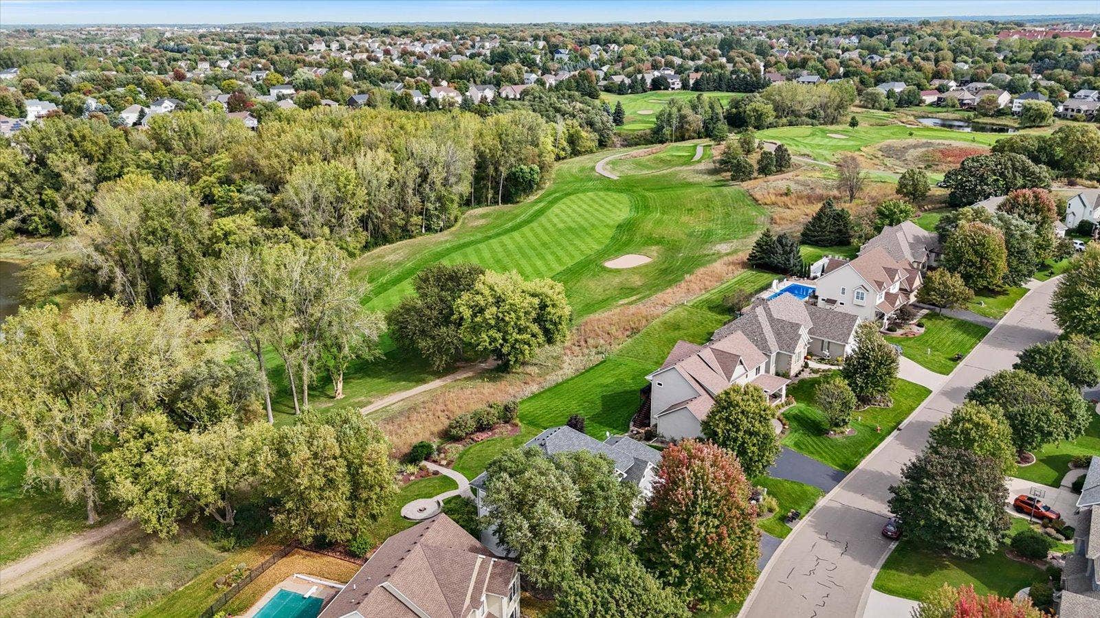 10520 Pinnacle Way, Woodbury, MN 55129 10520 Pinnacle Way, Woodbury, MN 55129