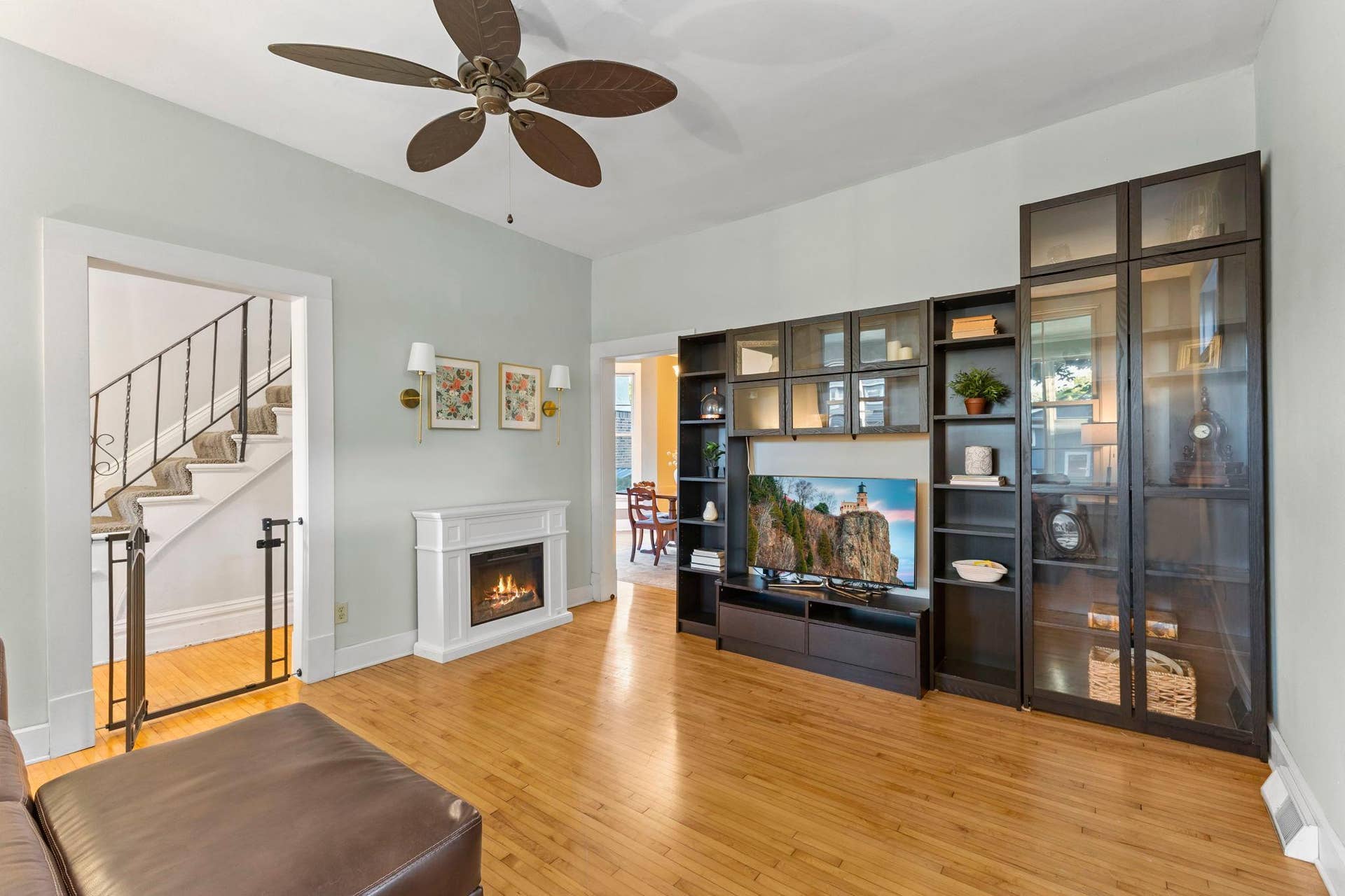 870 Randolph Avenue, 103, Saint Paul, MN 55102 Beautiful hardwood floors