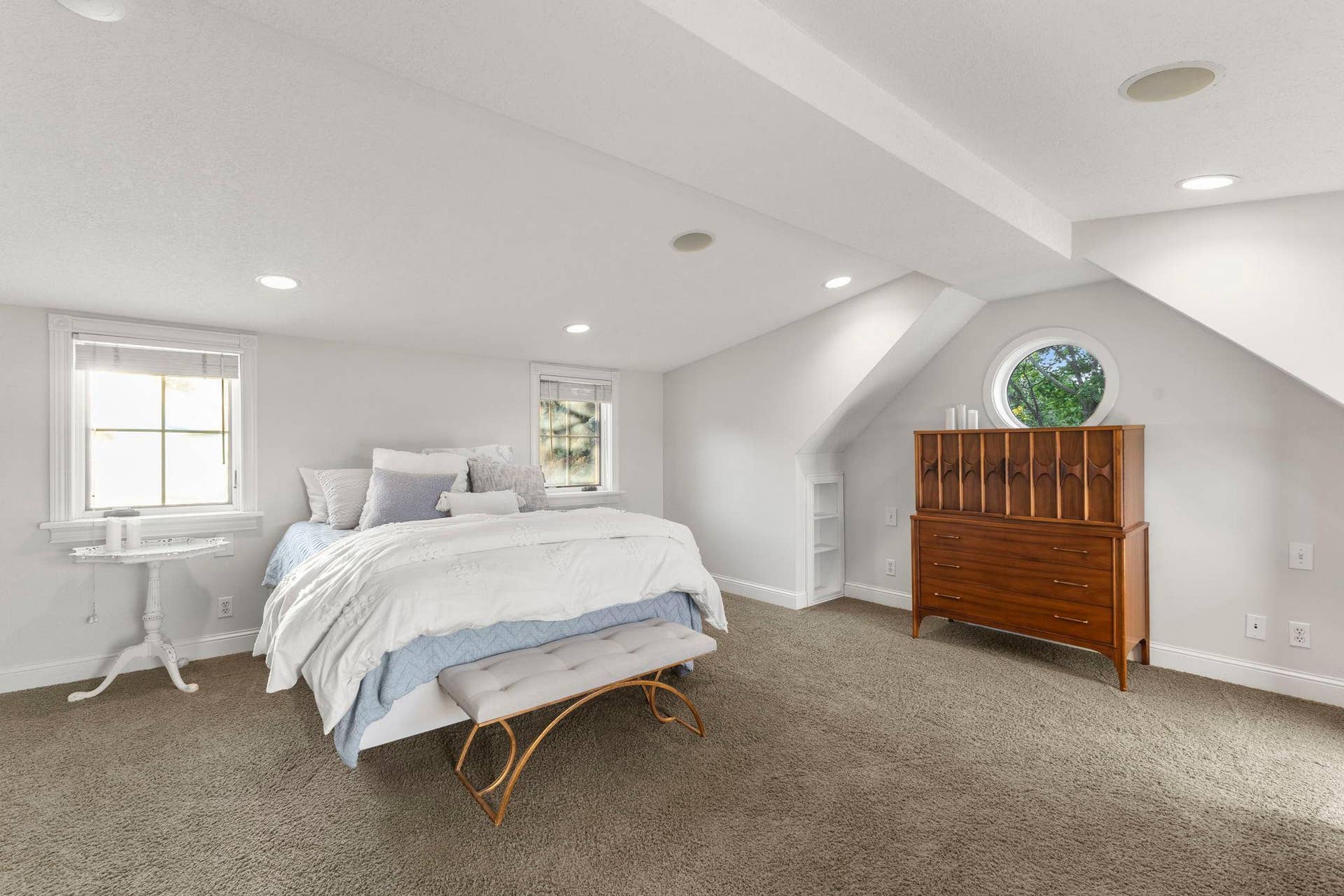 870 Randolph Avenue, 103, Saint Paul, MN 55102 Lots of natural light
