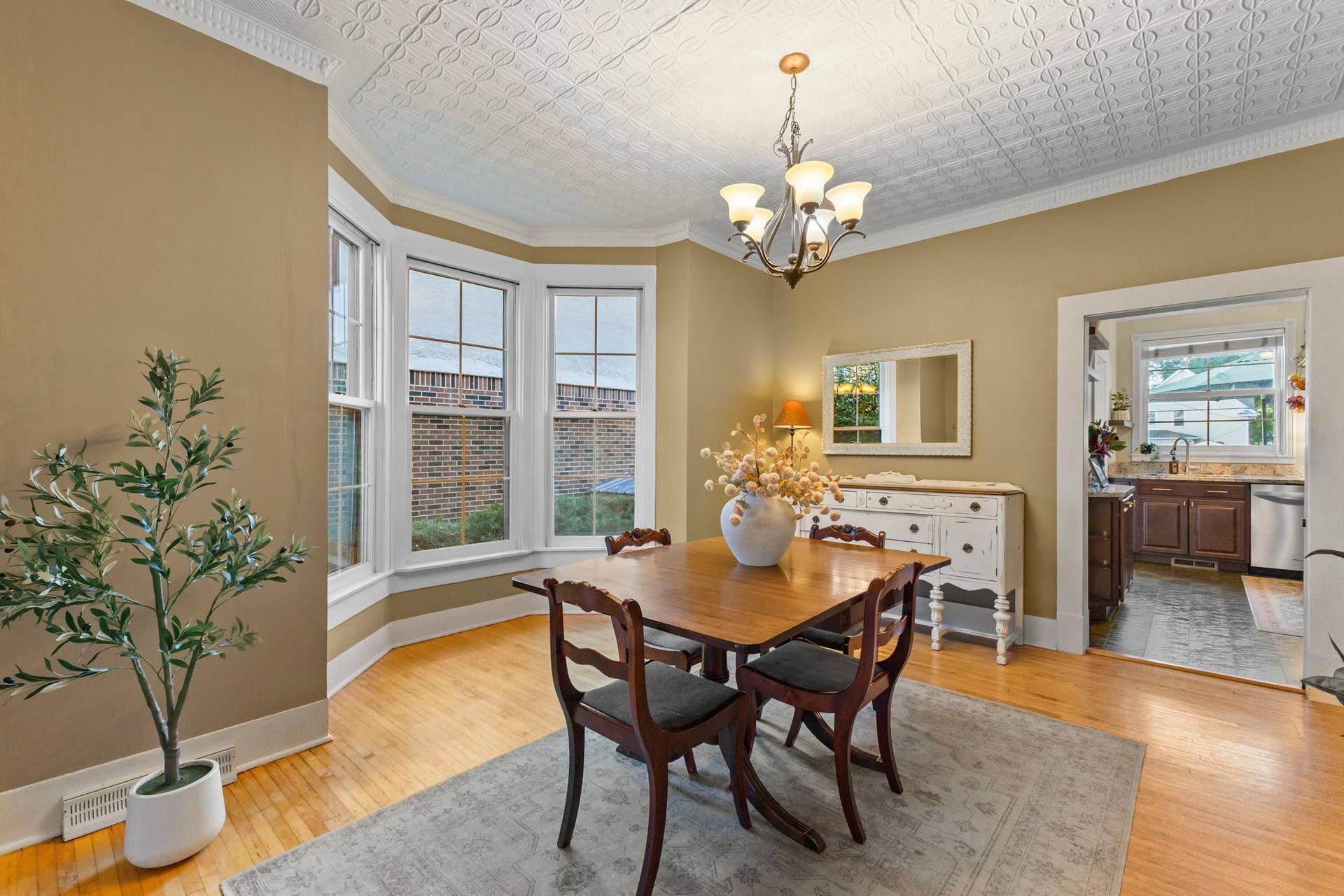 870 Randolph Avenue, 103, Saint Paul, MN 55102 Spacious formal dining room