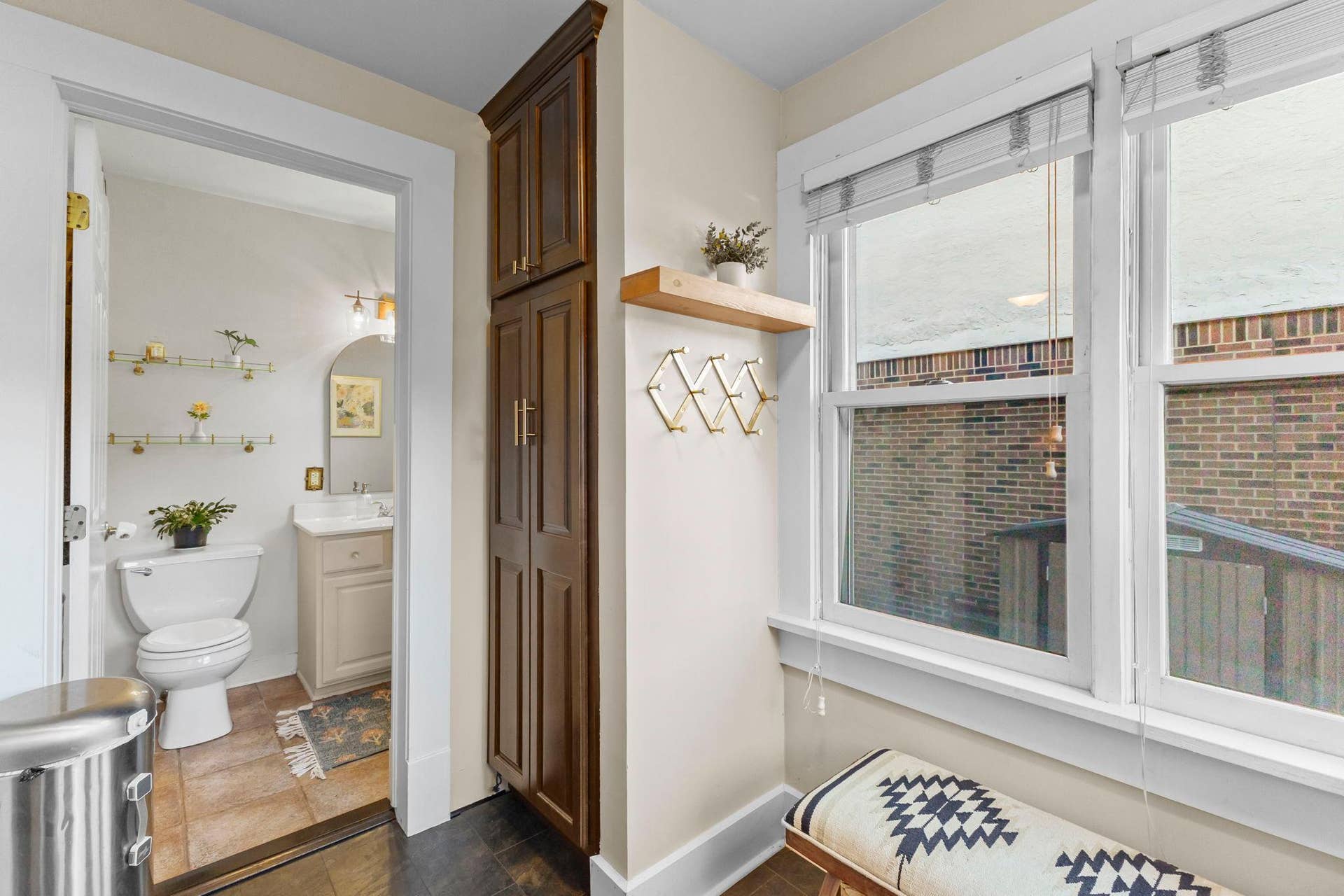 870 Randolph Avenue, 103, Saint Paul, MN 55102 Back mud room with closet