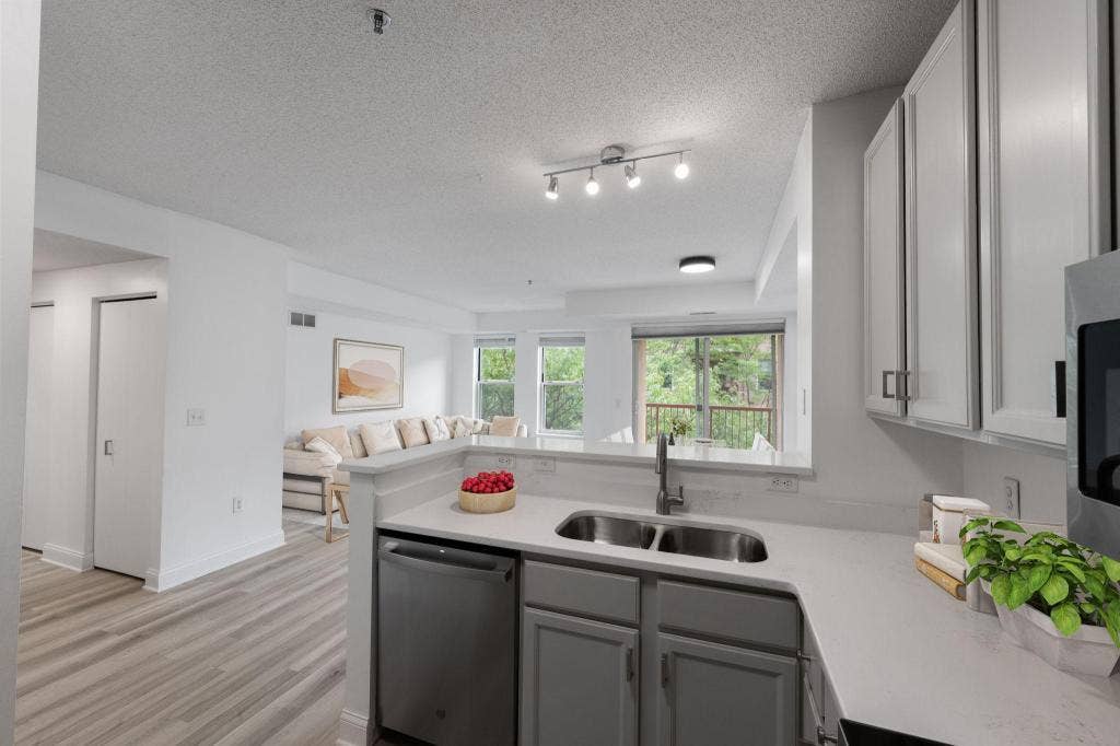 660 N 2nd St, #301, 59, Minneapolis, MN 55401 660 N 2nd St, #301, 59, Minneapolis, MN 55401
