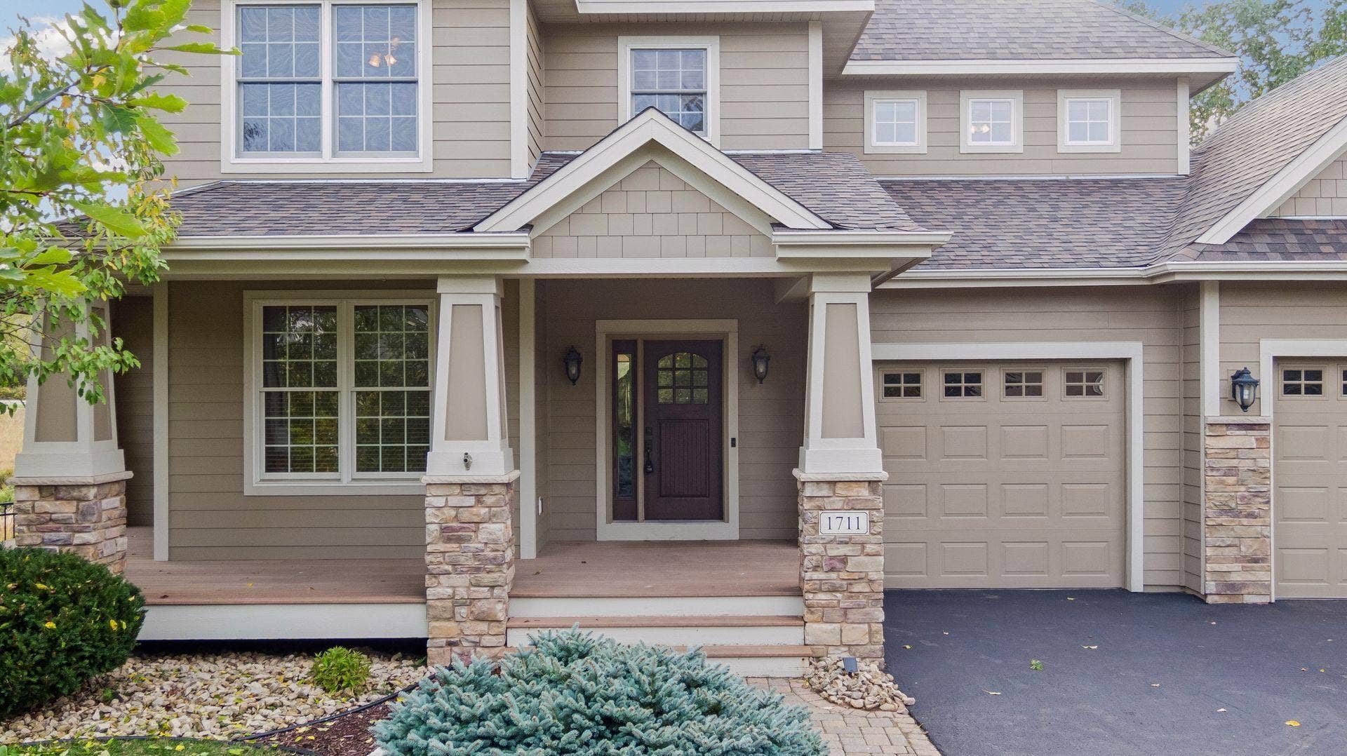 1711 Deephaven Drive, Woodbury, MN 55129 1711 Deephaven Drive, Woodbury, MN 55129