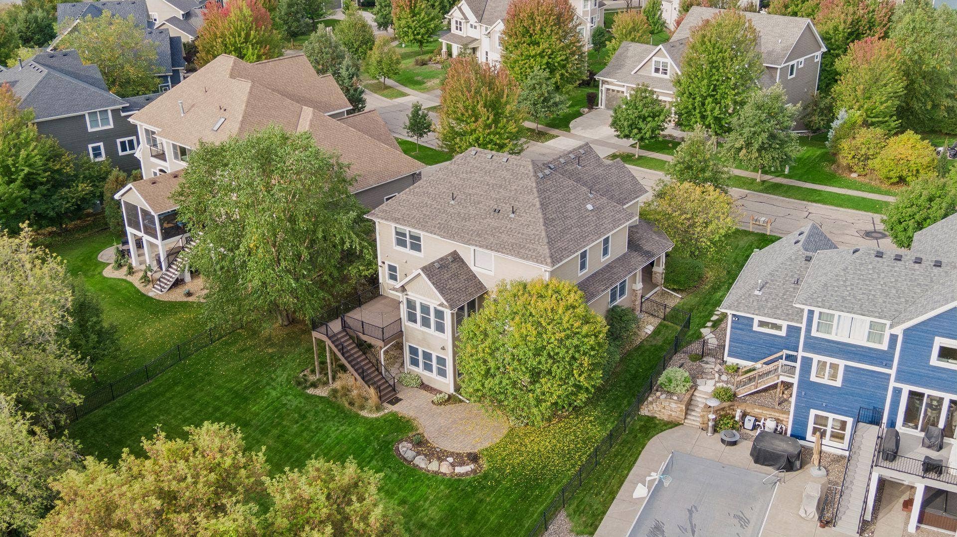 1711 Deephaven Drive, Woodbury, MN 55129 1711 Deephaven Drive, Woodbury, MN 55129