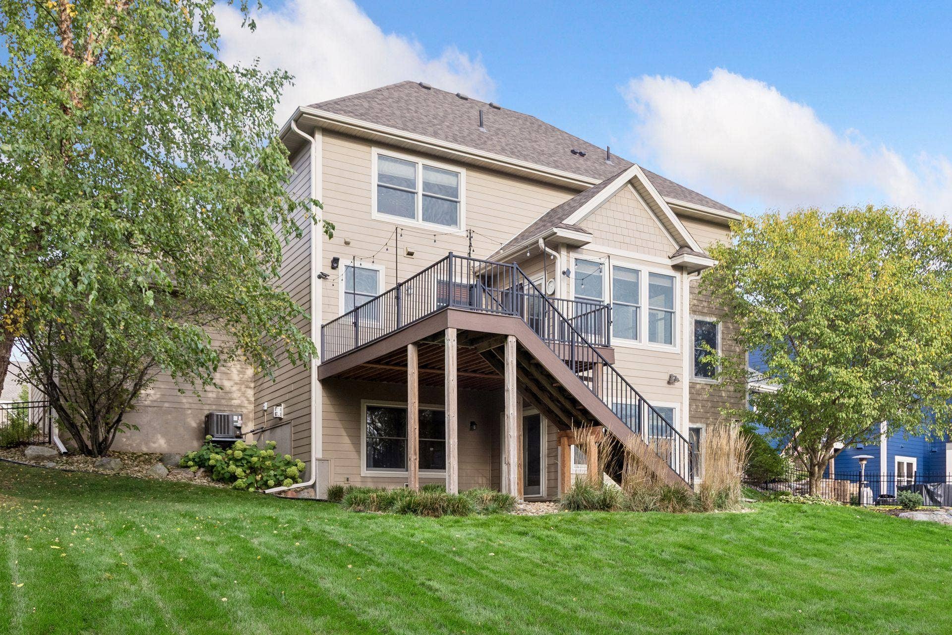 1711 Deephaven Drive, Woodbury, MN 55129 1711 Deephaven Drive, Woodbury, MN 55129