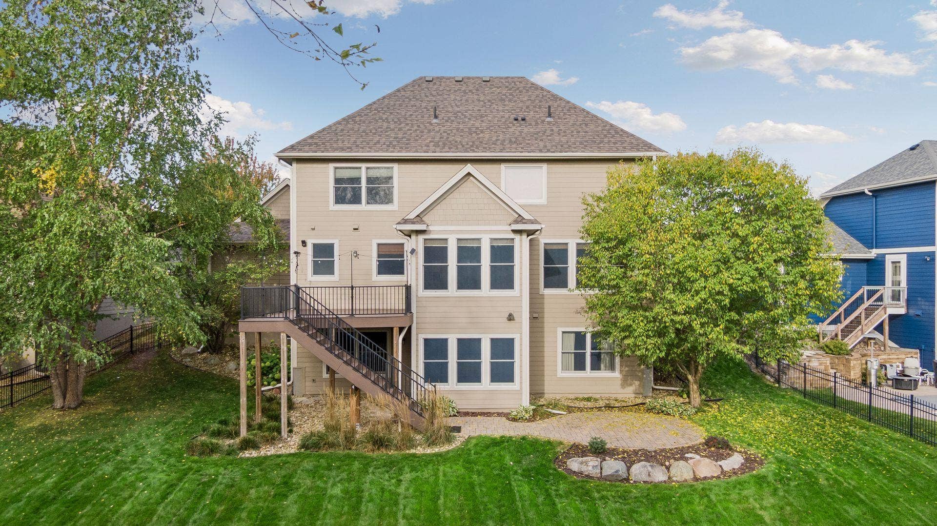1711 Deephaven Drive, Woodbury, MN 55129 1711 Deephaven Drive, Woodbury, MN 55129