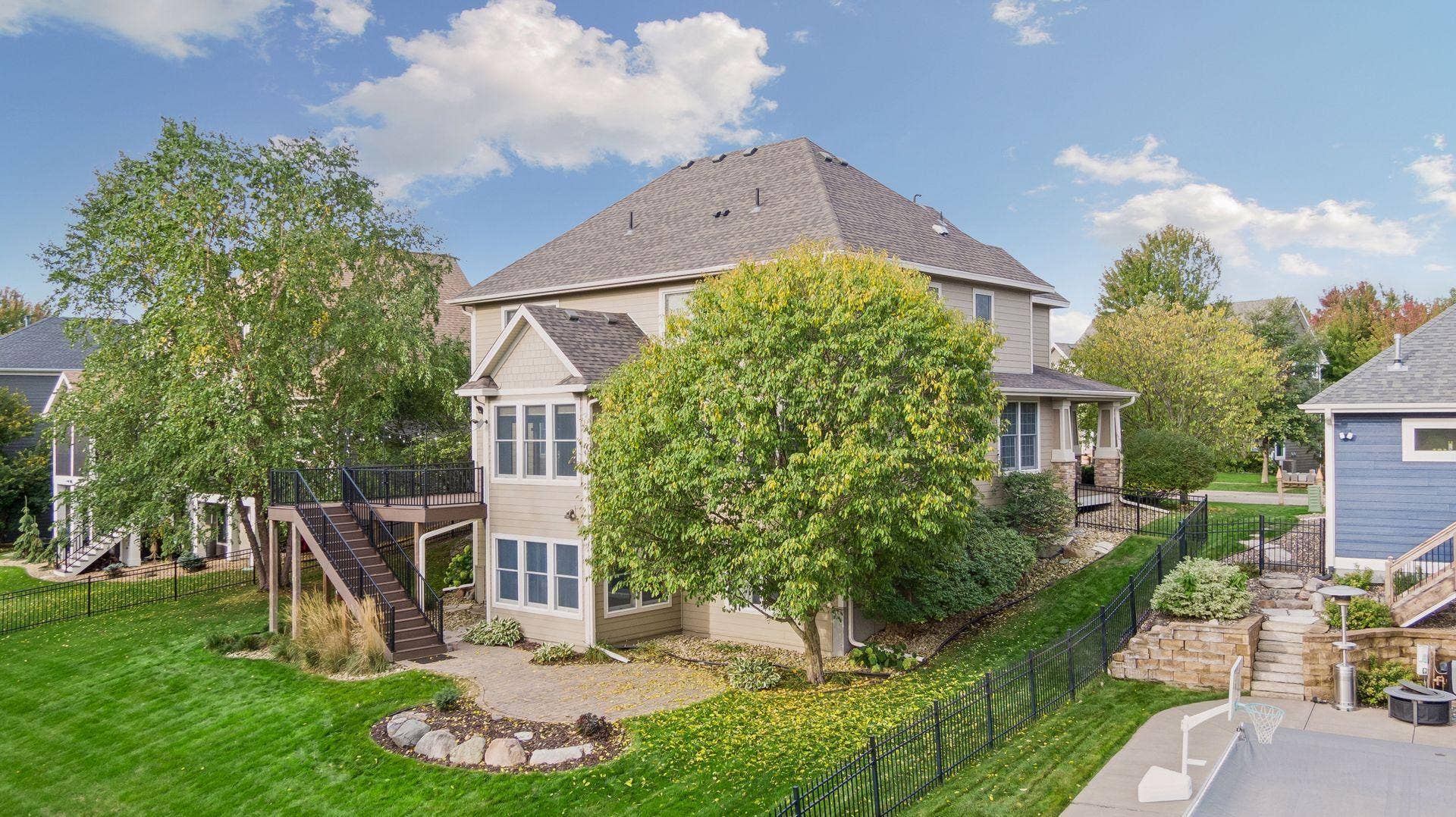 1711 Deephaven Drive, Woodbury, MN 55129 1711 Deephaven Drive, Woodbury, MN 55129