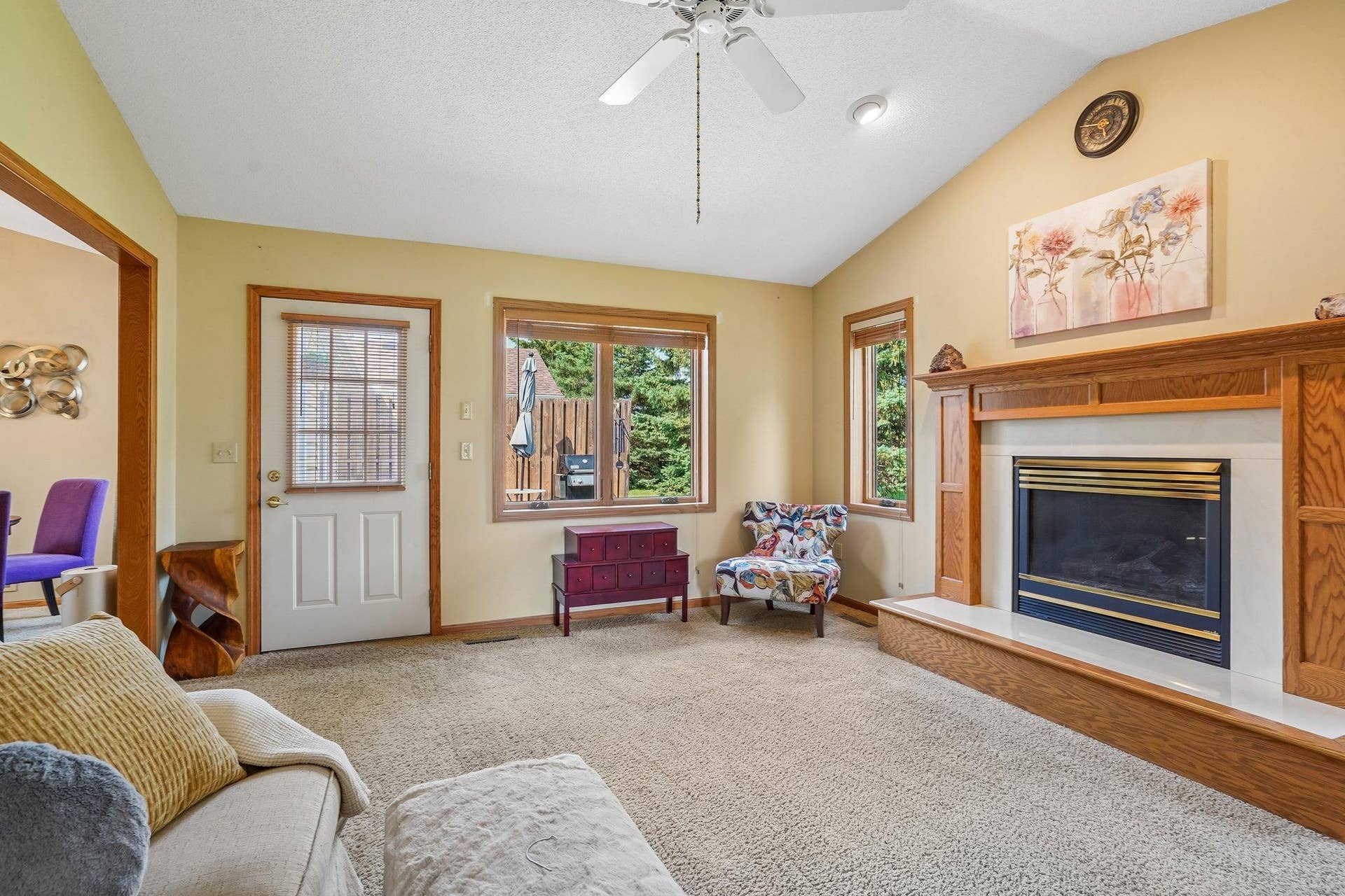 16-web-or-mls-Windsor Ln N-S0408-016.jpg