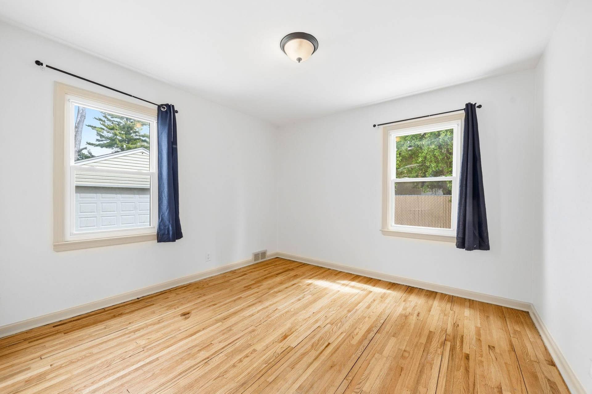 1211 Lealand Road E, Maplewood, MN 55109 9-web-or-mls-106.jpg