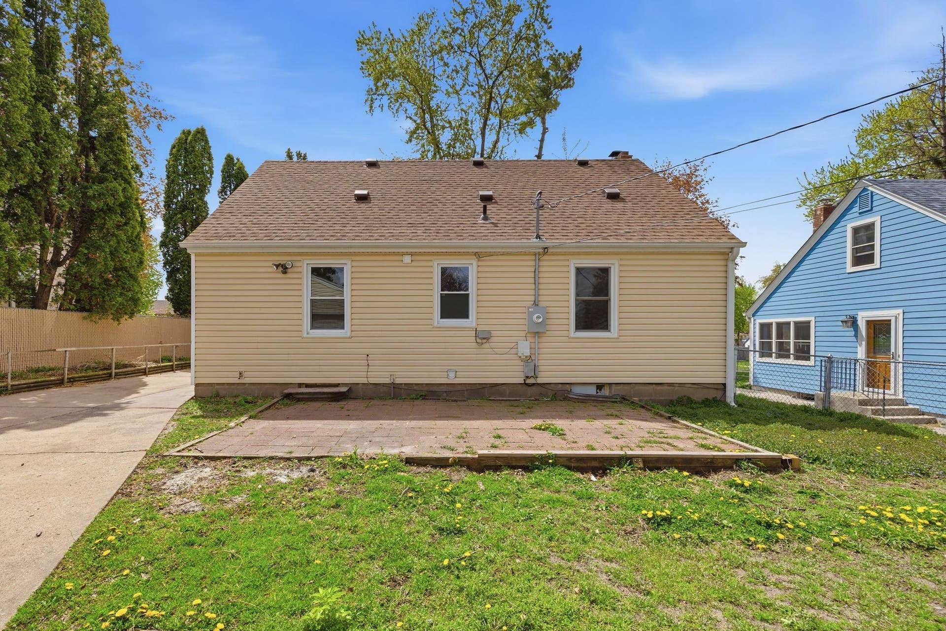 1211 Lealand Road E, Maplewood, MN 55109 21-web-or-mls-122.jpg