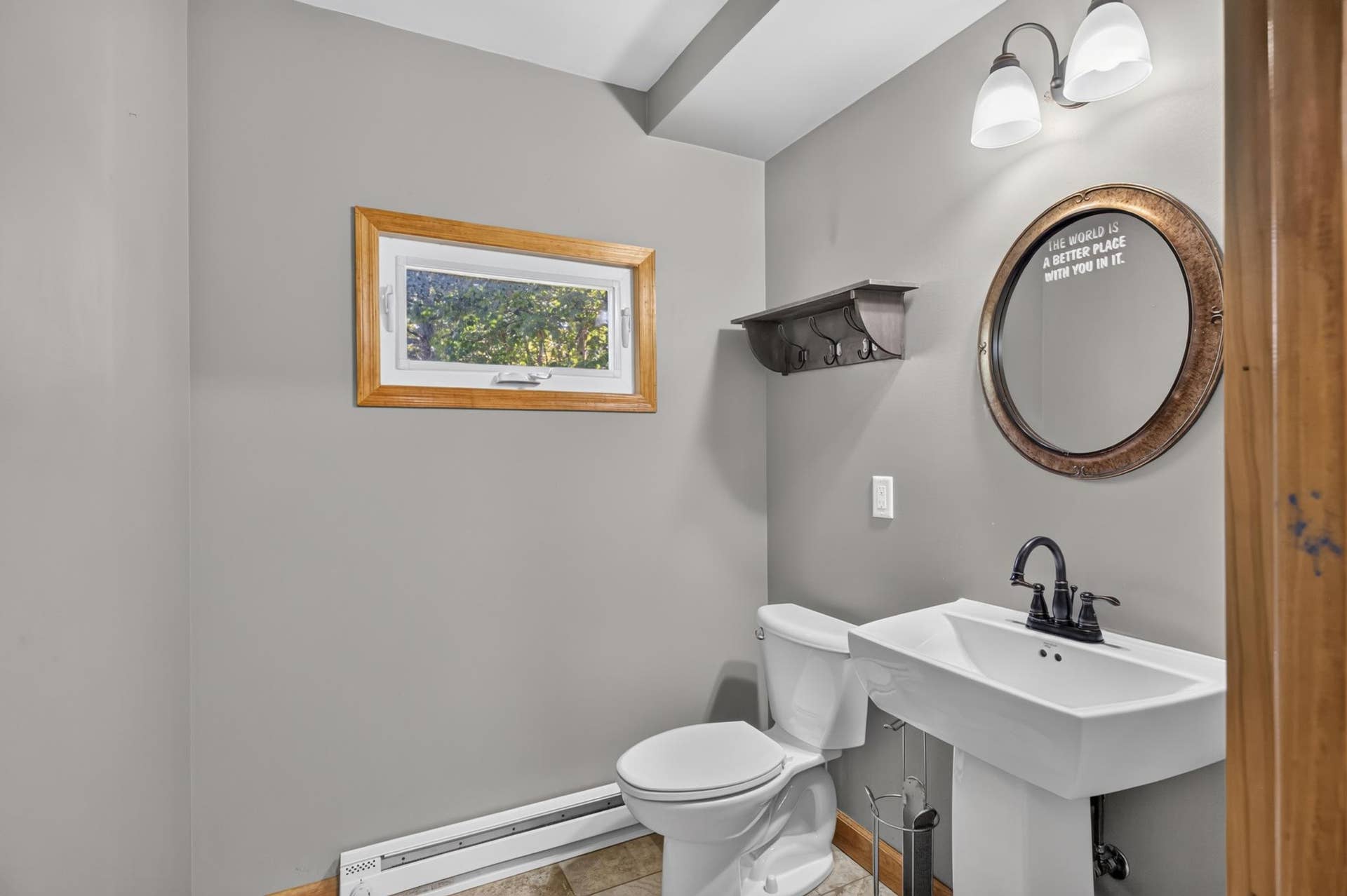 623 Iowa Avenue E, 98, Saint Paul, MN 55130 Half bathroom main level