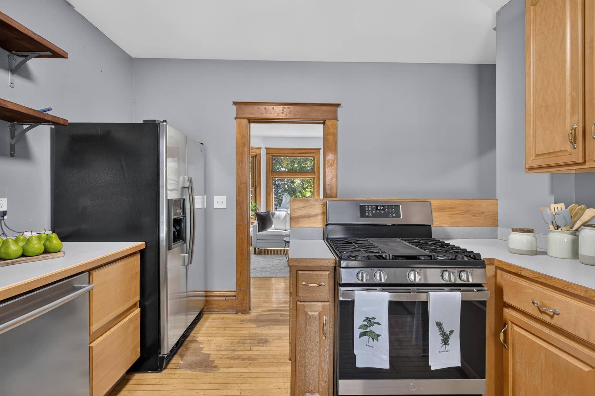 623 Iowa Avenue E, 98, Saint Paul, MN 55130 Kitchen to living room