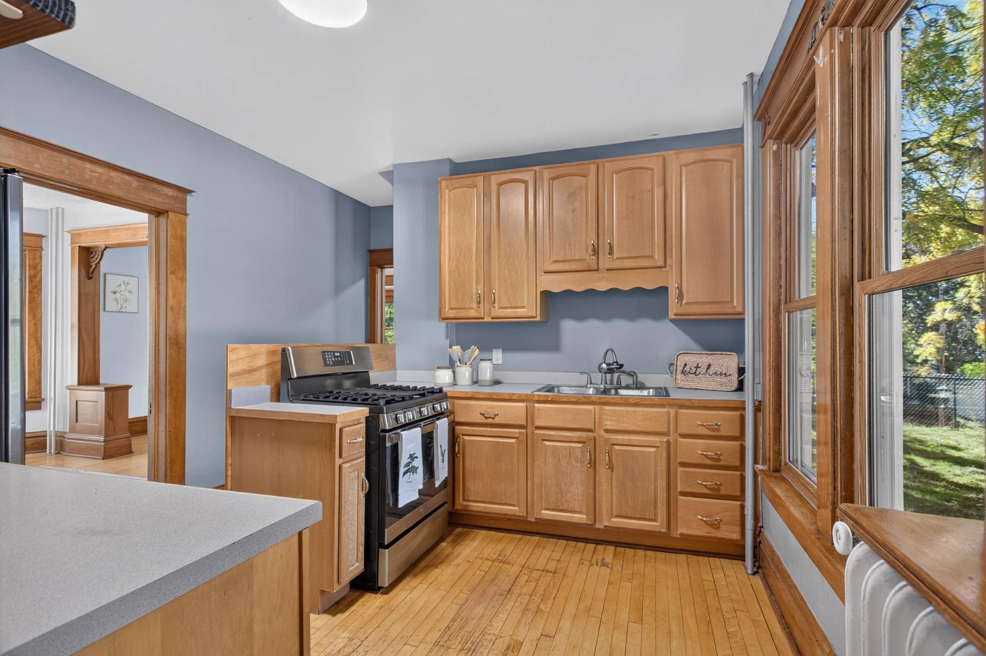 623 Iowa Avenue E, 98, Saint Paul, MN 55130 Kitchen