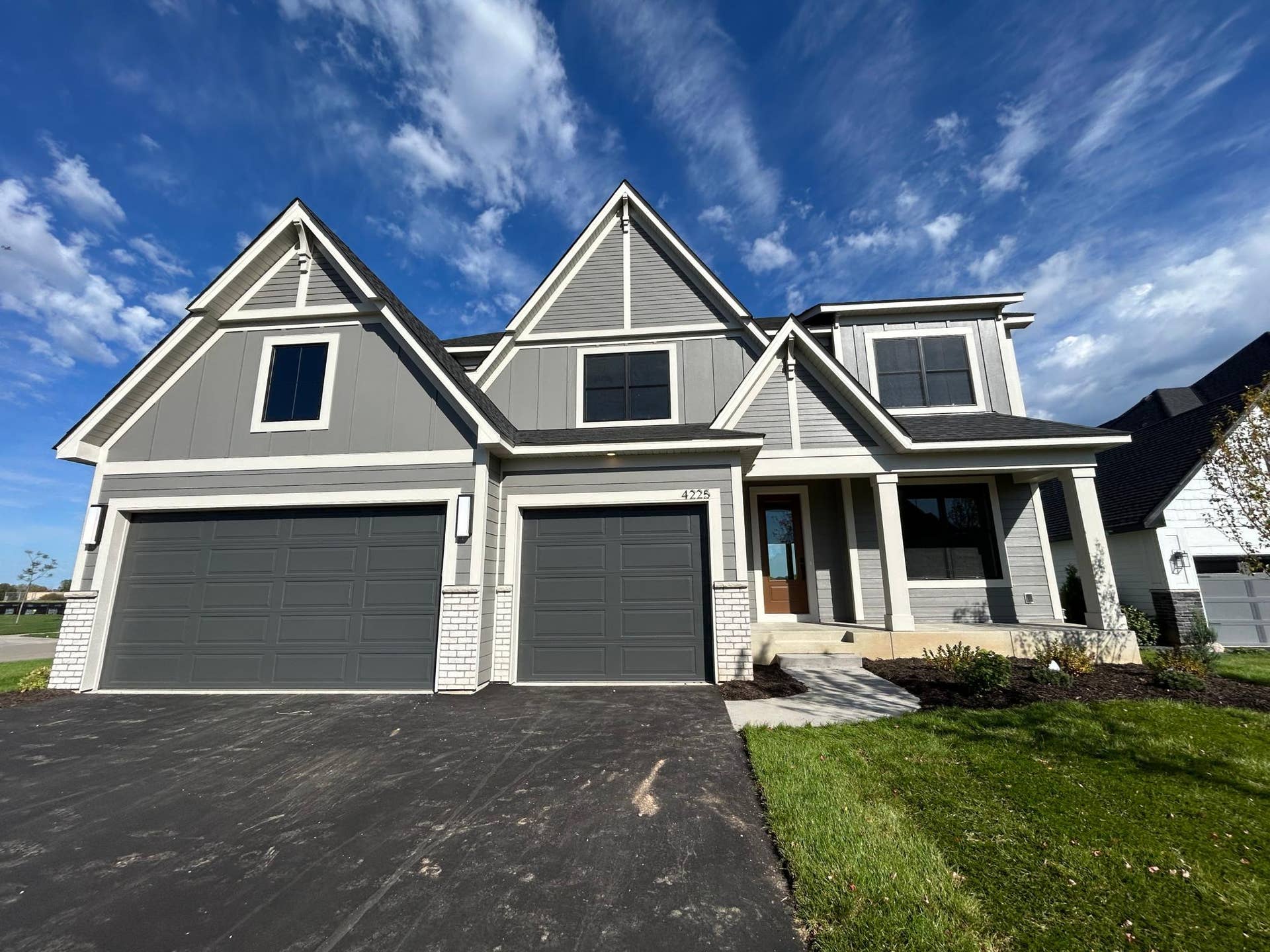 4225 Arbor Bay, Woodbury, MN 55129 Move-In Ready!