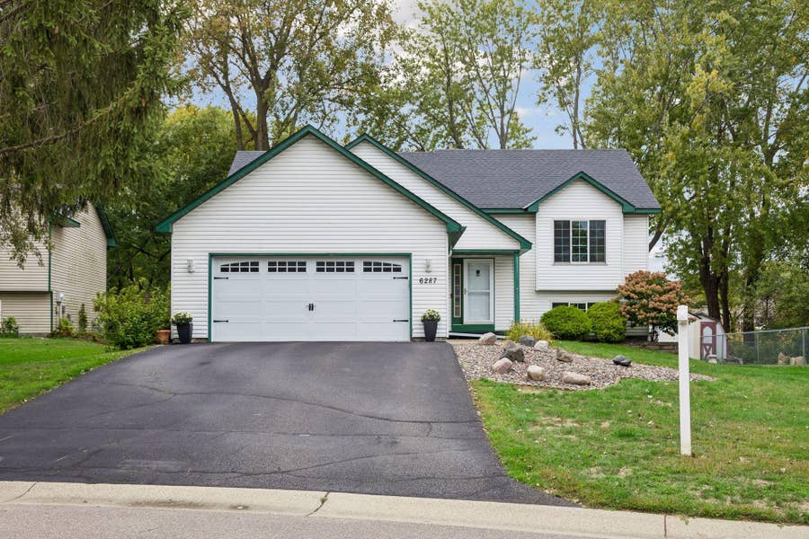 Property photo for 6287 22nd Street N, Oakdale, MN