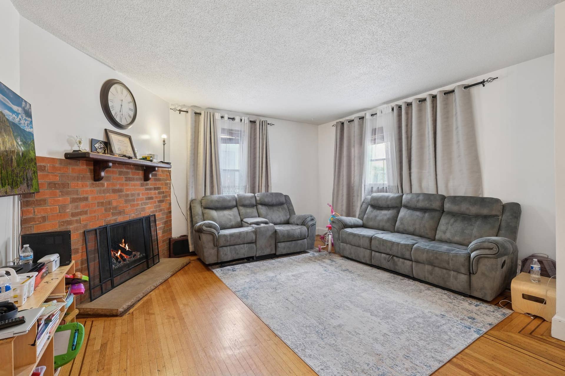 Investors or Owner Occupants don't miss your opportunity to own this charming duplex!