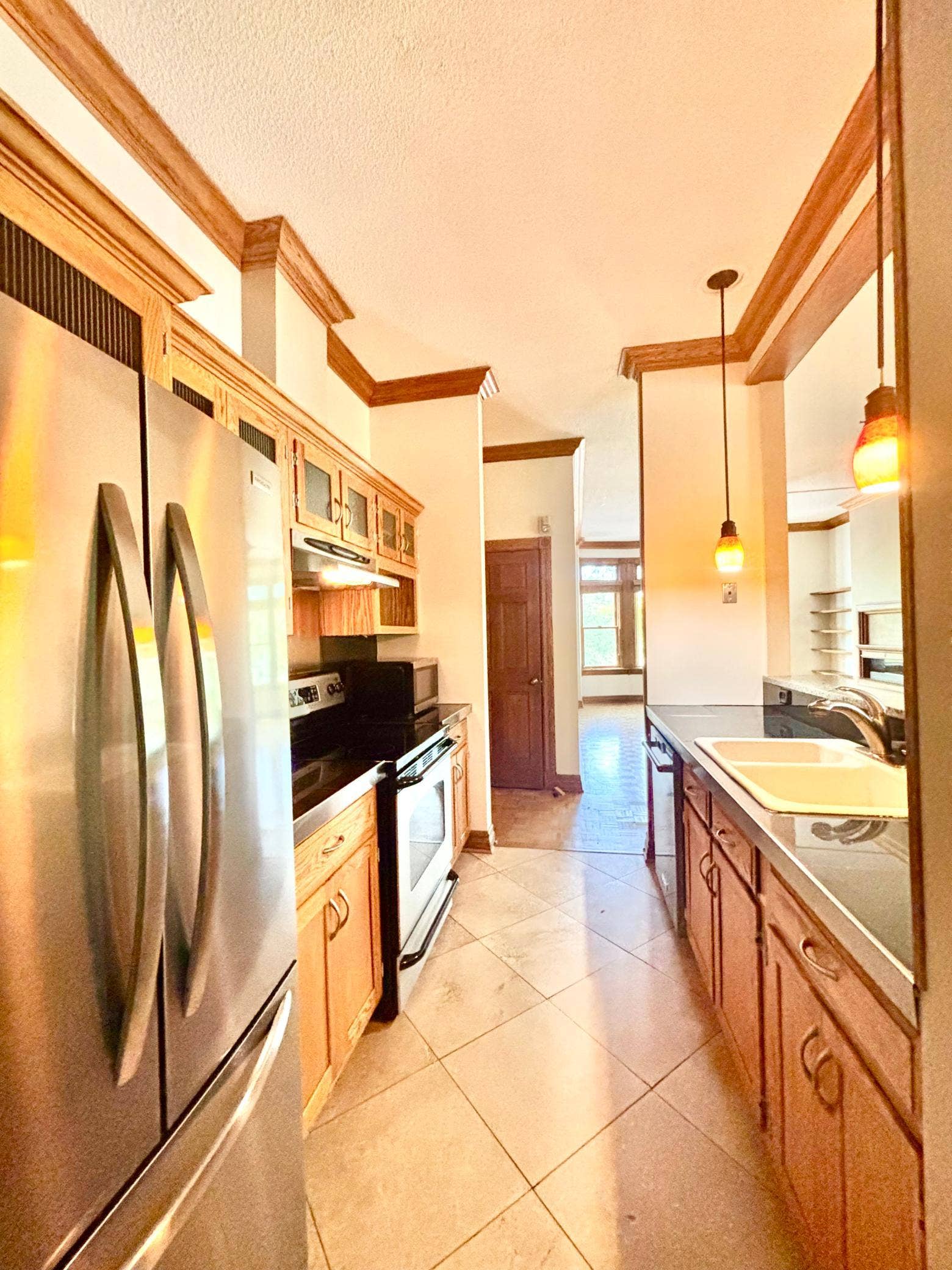 110 Saint Albans Street N, #3, 101, Saint Paul, MN 55104 Awesome kitchen