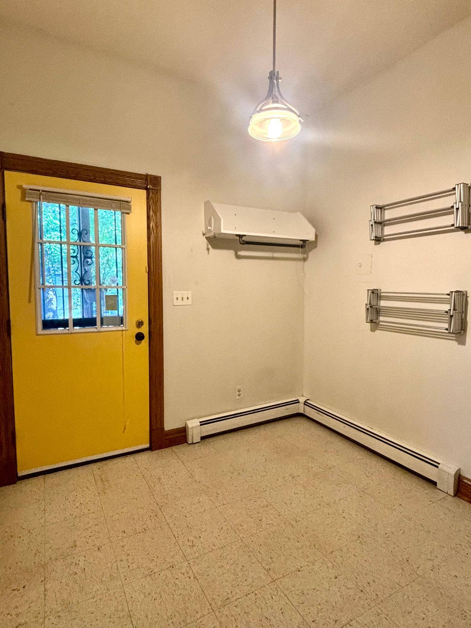 110 Saint Albans Street N, #3, 101, Saint Paul, MN 55104 Mudd room, Laundry room