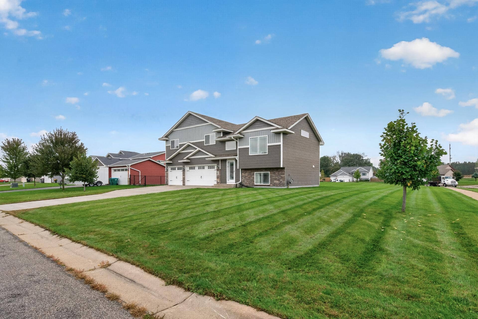 709 Greenwood Street SW, Isanti, MN 55040 709 Greenwood Street SW, Isanti, MN 55040