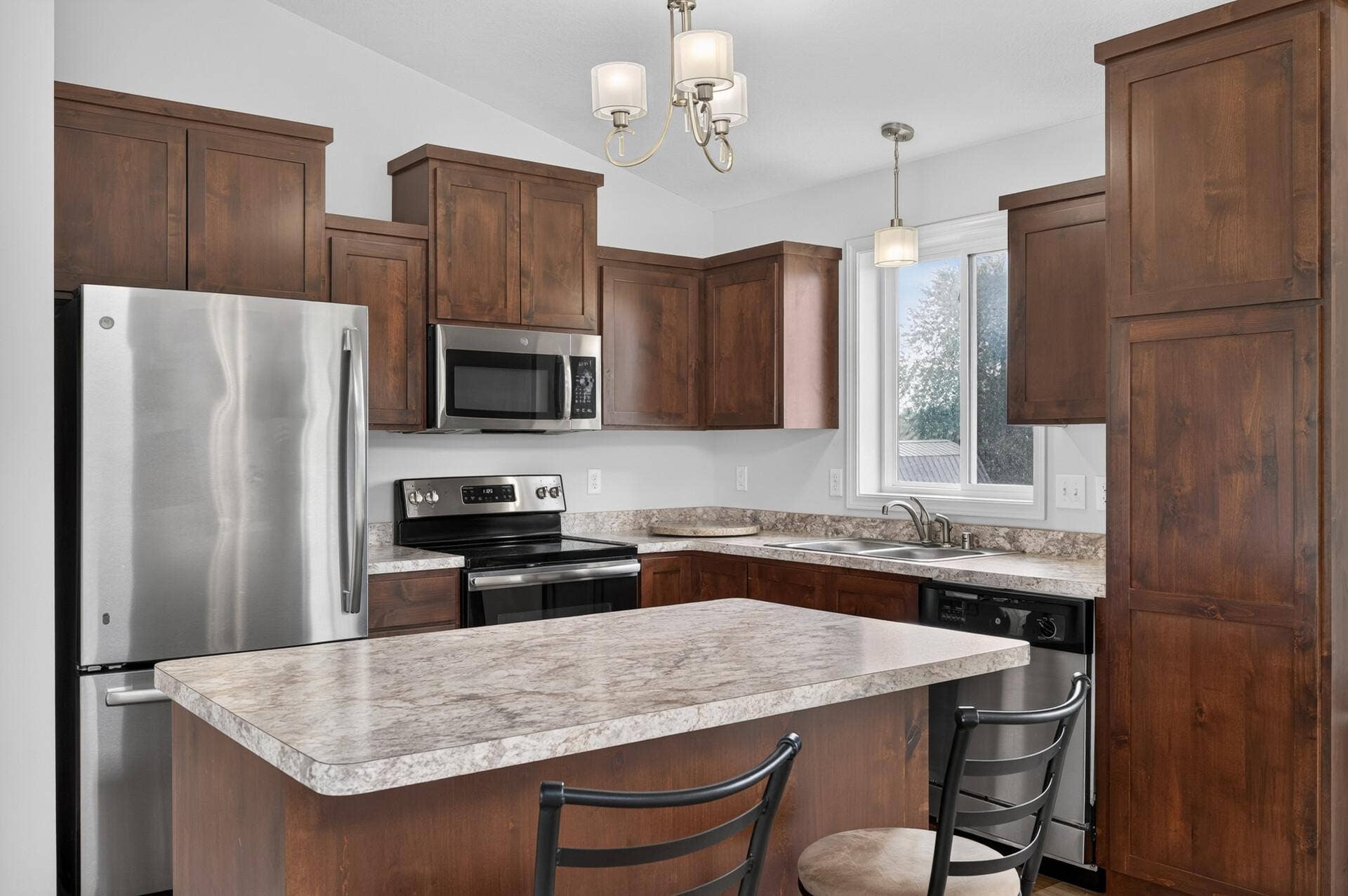 709 Greenwood Street SW, Isanti, MN 55040 709 Greenwood Street SW, Isanti, MN 55040