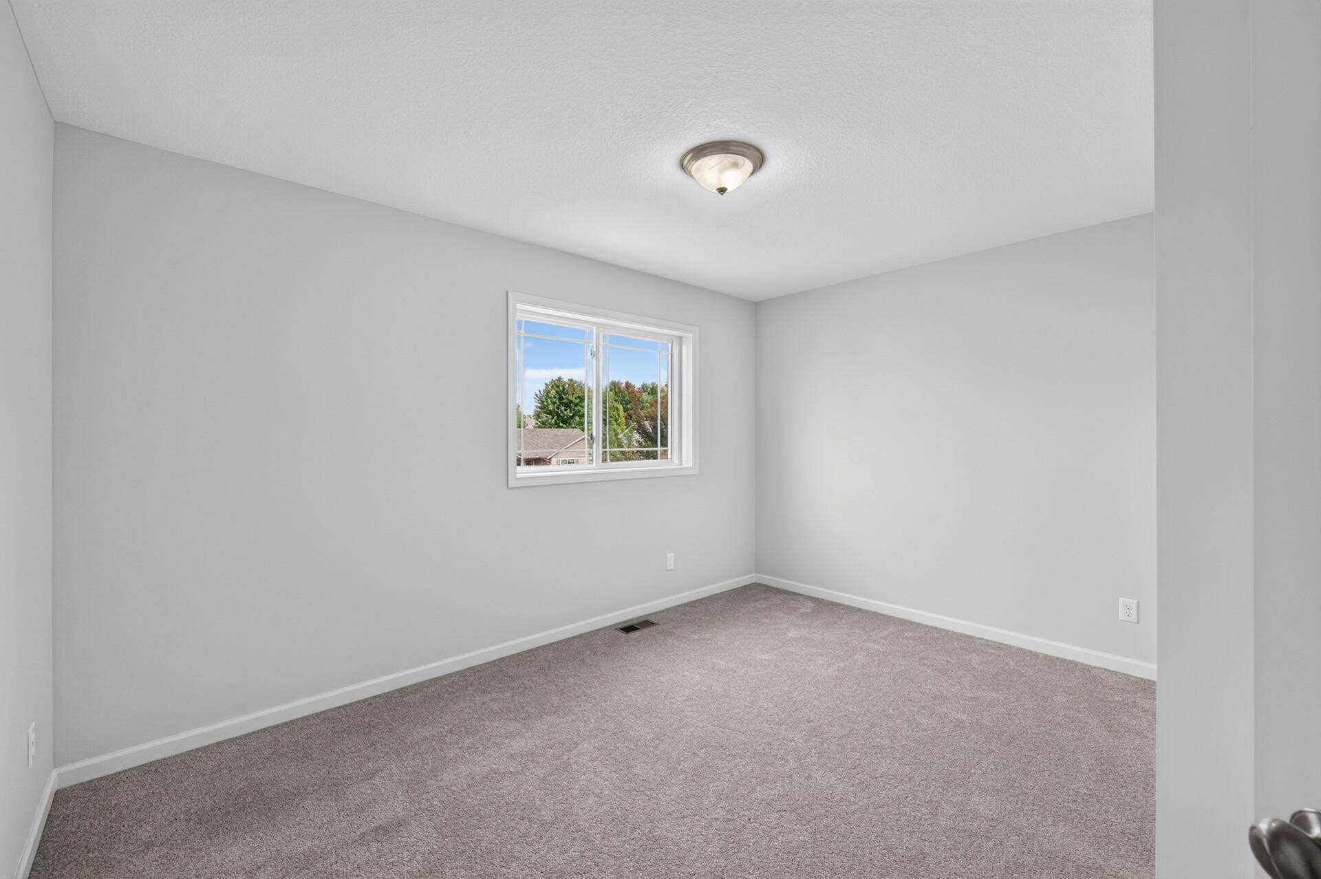 709 Greenwood Street SW, Isanti, MN 55040 709 Greenwood Street SW, Isanti, MN 55040