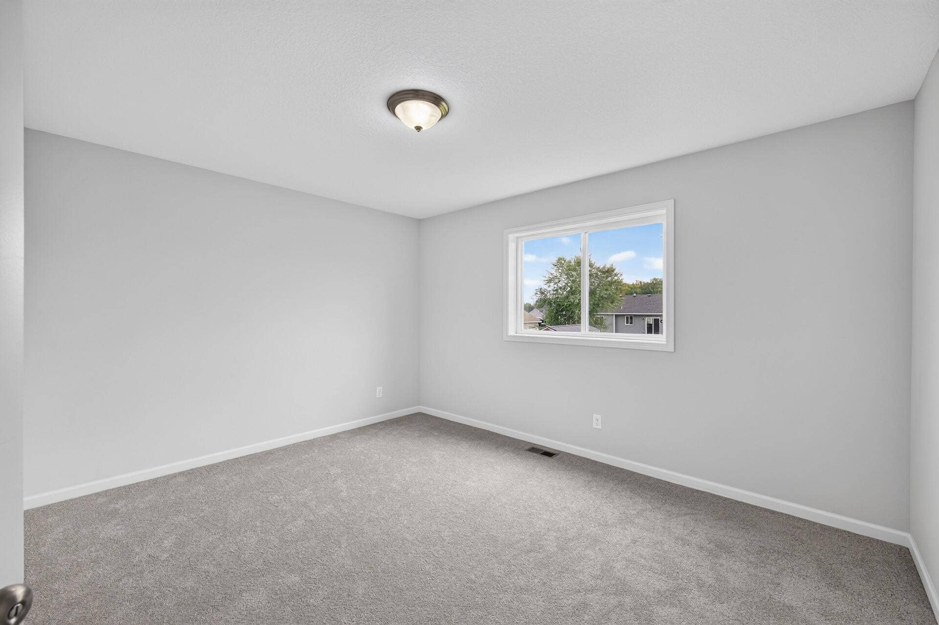 709 Greenwood Street SW, Isanti, MN 55040 709 Greenwood Street SW, Isanti, MN 55040