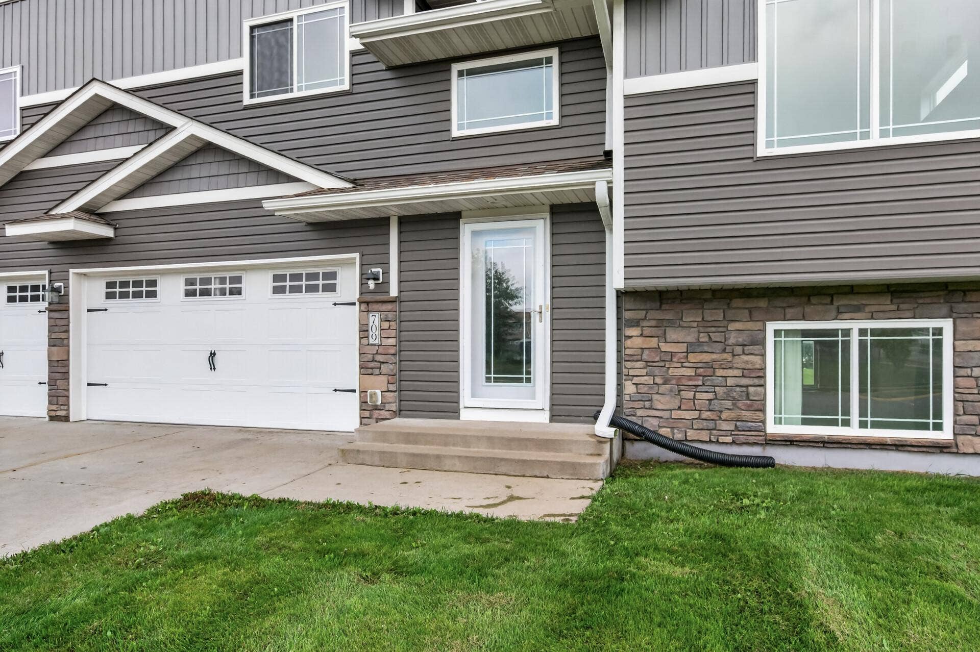 709 Greenwood Street SW, Isanti, MN 55040 709 Greenwood Street SW, Isanti, MN 55040