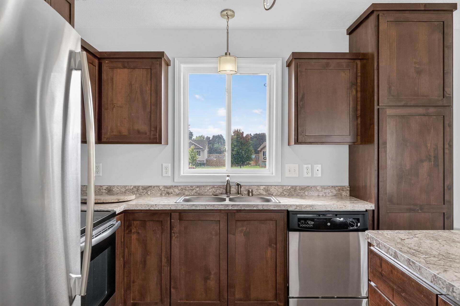 709 Greenwood Street SW, Isanti, MN 55040 709 Greenwood Street SW, Isanti, MN 55040
