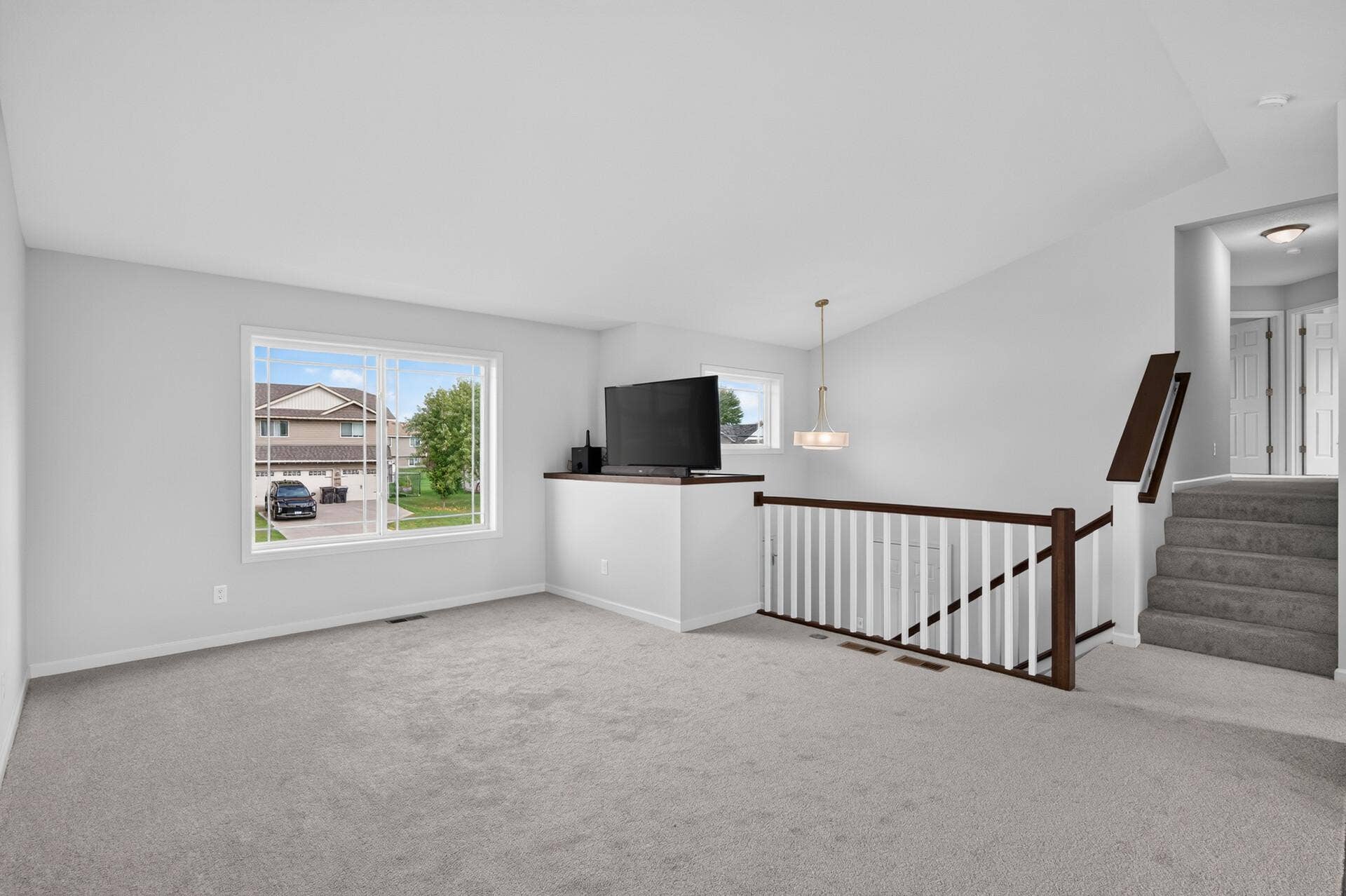 709 Greenwood Street SW, Isanti, MN 55040 709 Greenwood Street SW, Isanti, MN 55040