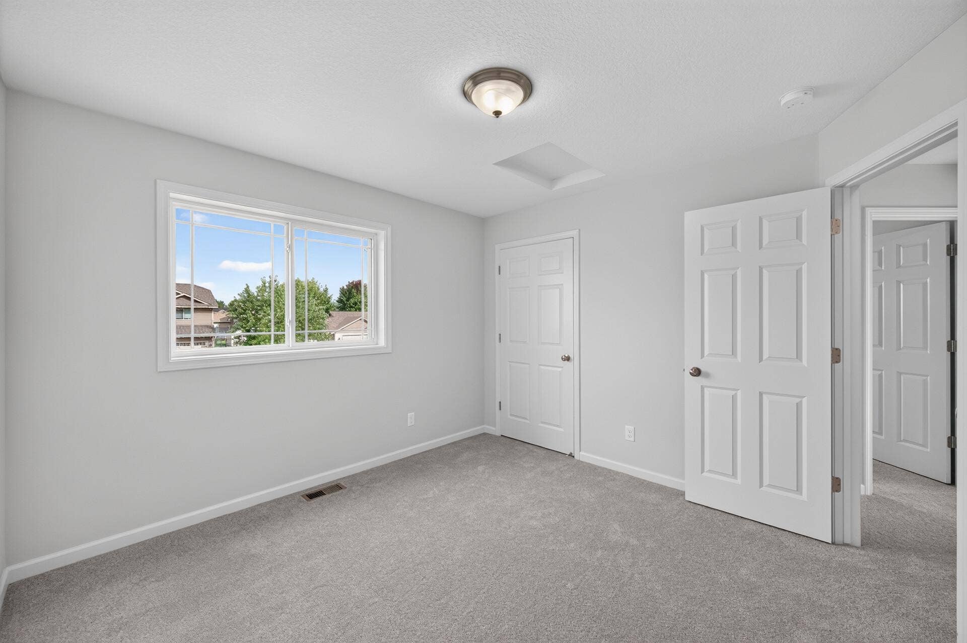 709 Greenwood Street SW, Isanti, MN 55040 709 Greenwood Street SW, Isanti, MN 55040