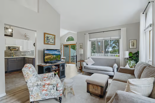 12861 82nd Place N, Maple Grove, MN 55369 Living Room